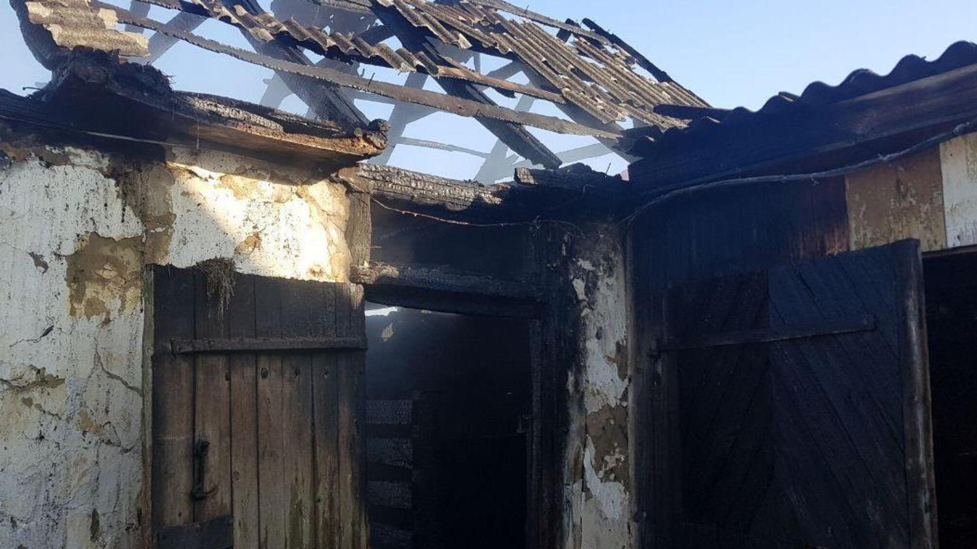 На Сумщині рятувальники двічі ліквідовували загоряння в господарчих спорудах