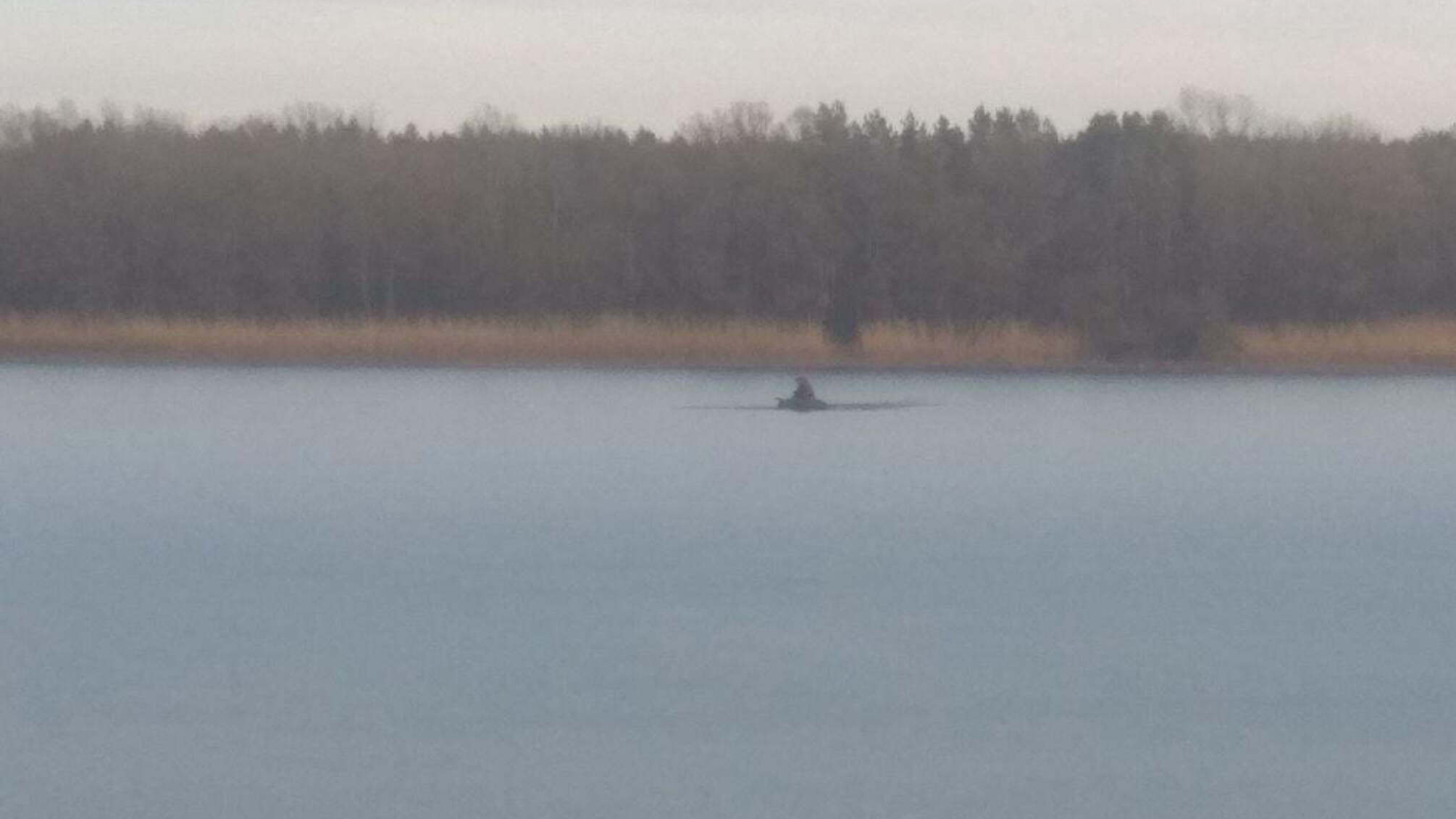 Рятувальники Кіровоградщини допомогли рибалці дістатись берега