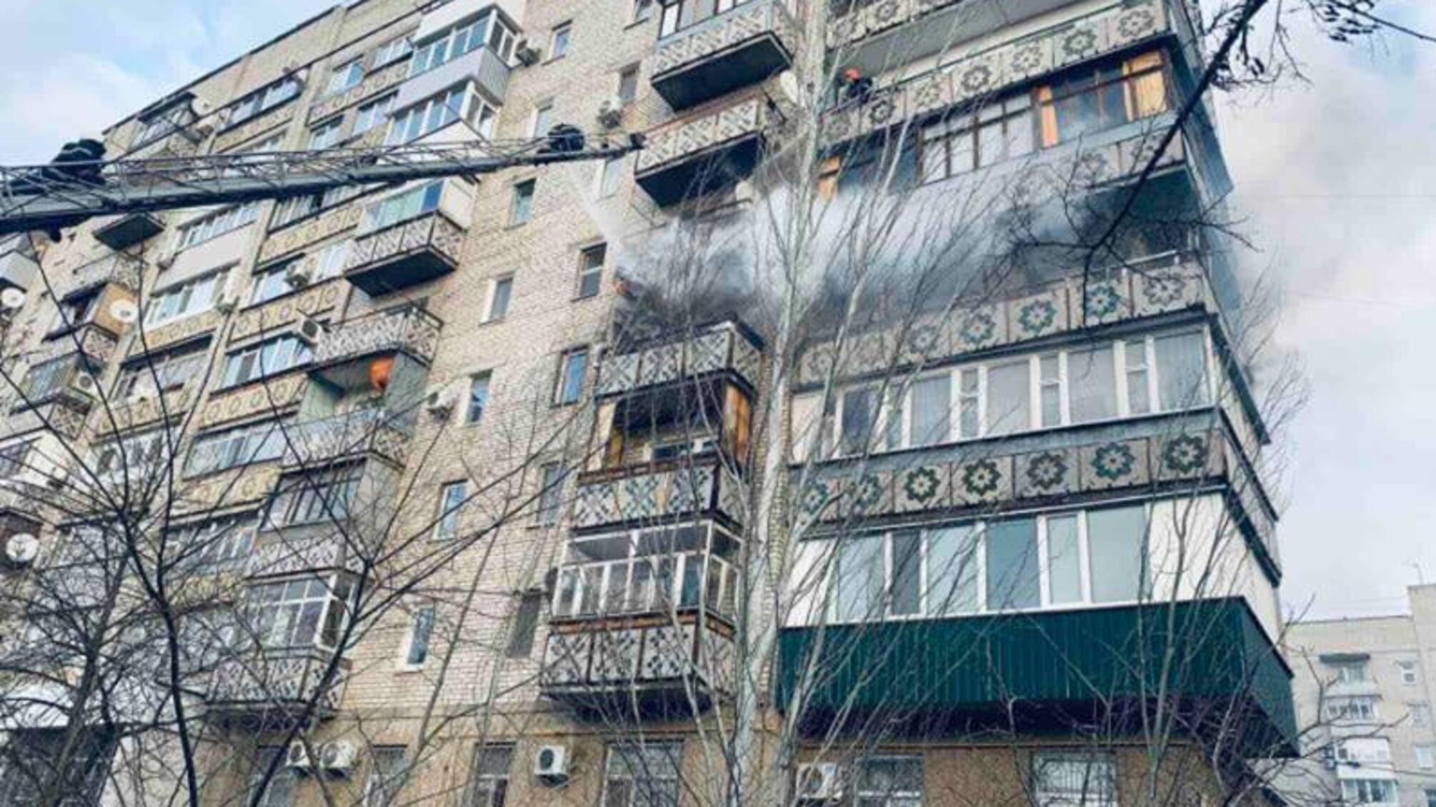 Миколаїв: вогнеборці ліквідували пожежу двох балконів у дев’ятиповерховому житловому будинку