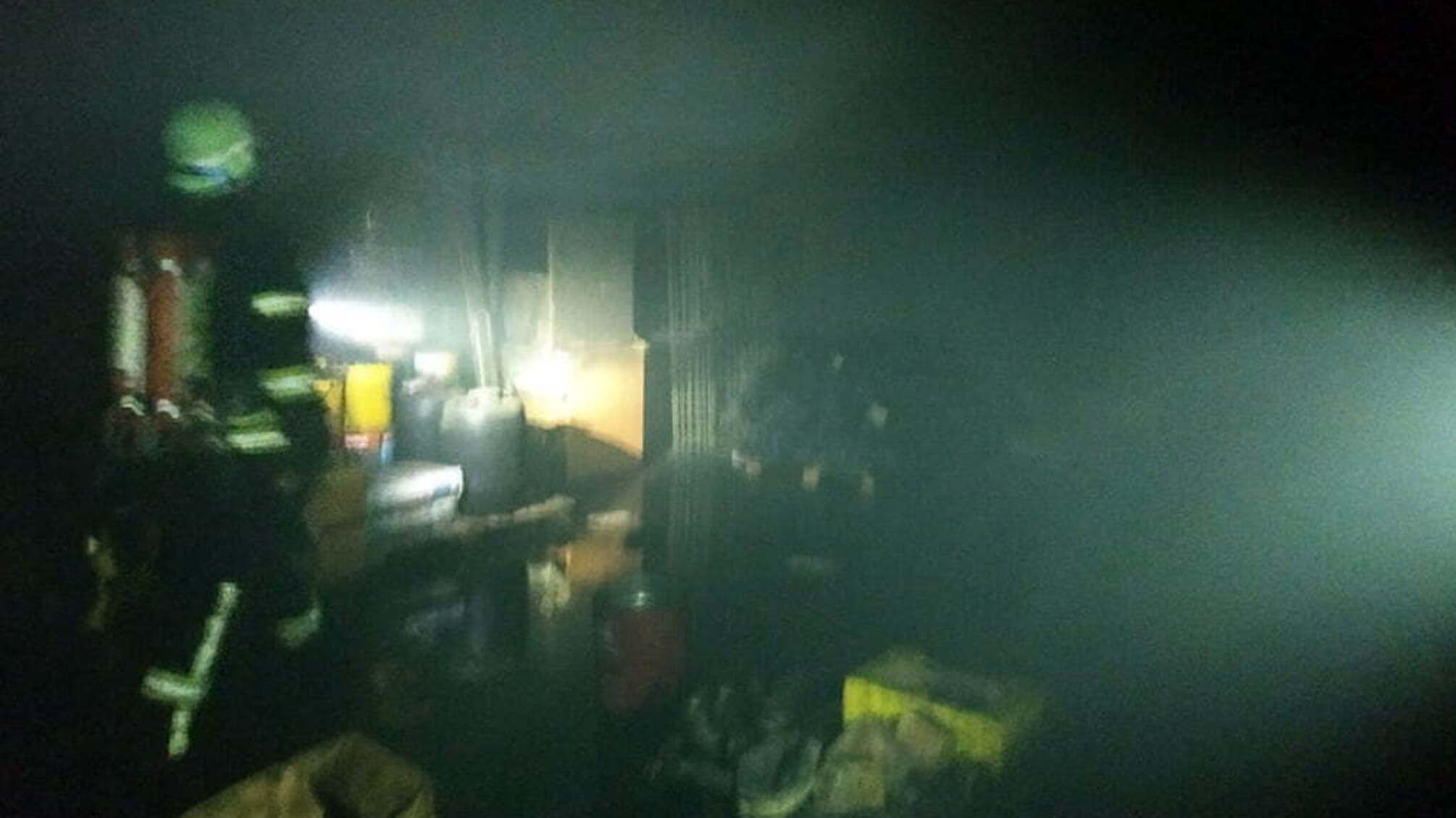 Дніпропетровська область: вогнеборці ліквідували пожежу в будівлі цеху по виготовленню металевої сітки