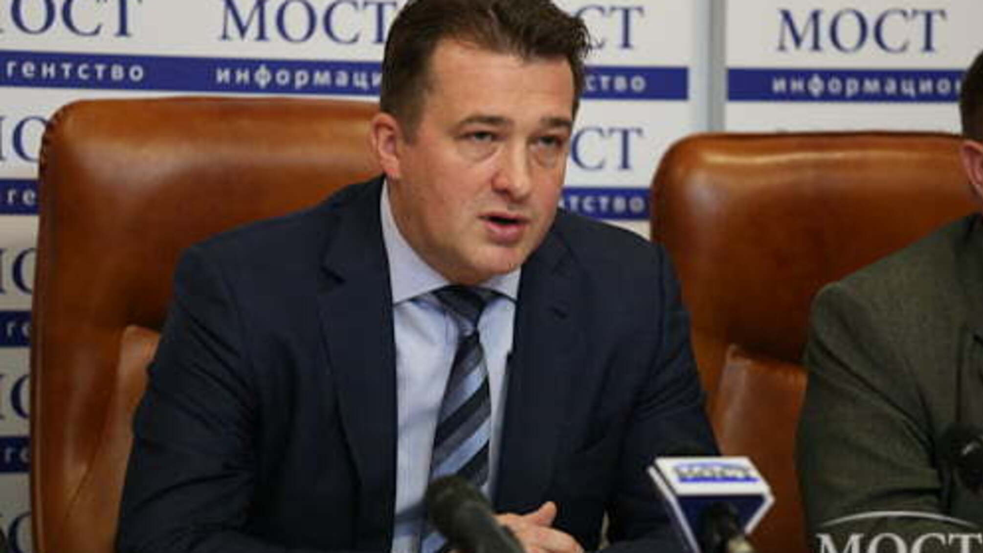 В Никополе у местных властей рейдеры украли рынок