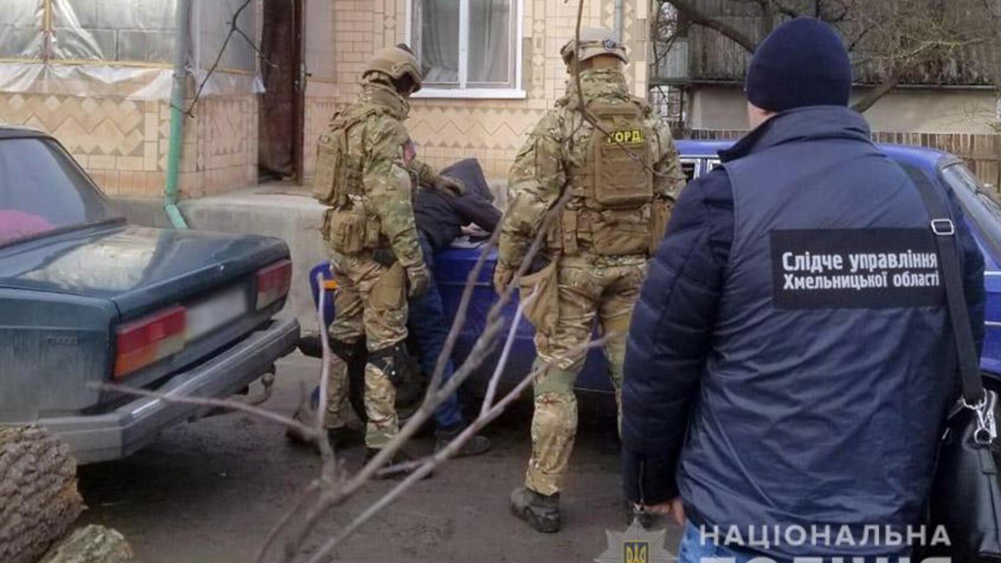 На Хмельниччині працівники поліції затримали групу осіб за незаконний збут наркотичних речовин