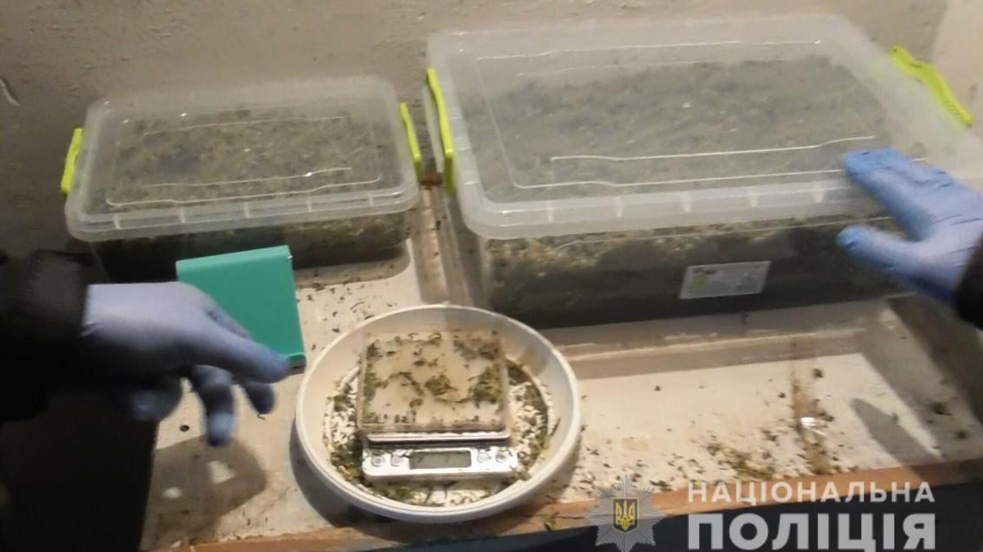 Поліцейські Черкащини виявили у жителя Умані близько трьох кілограмів наркотику