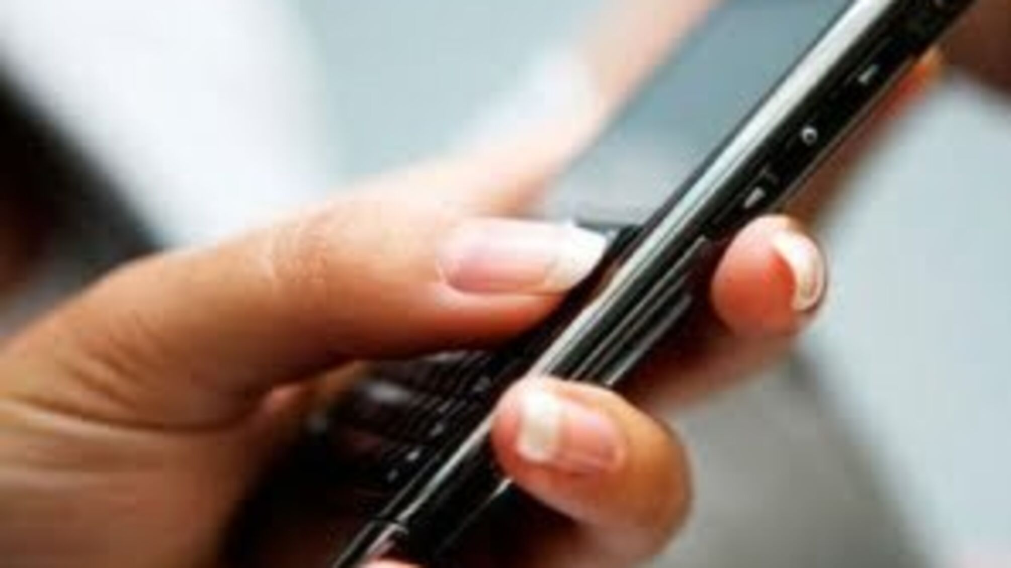С сегодняшнего дня SIM-карты будут продавать по новому