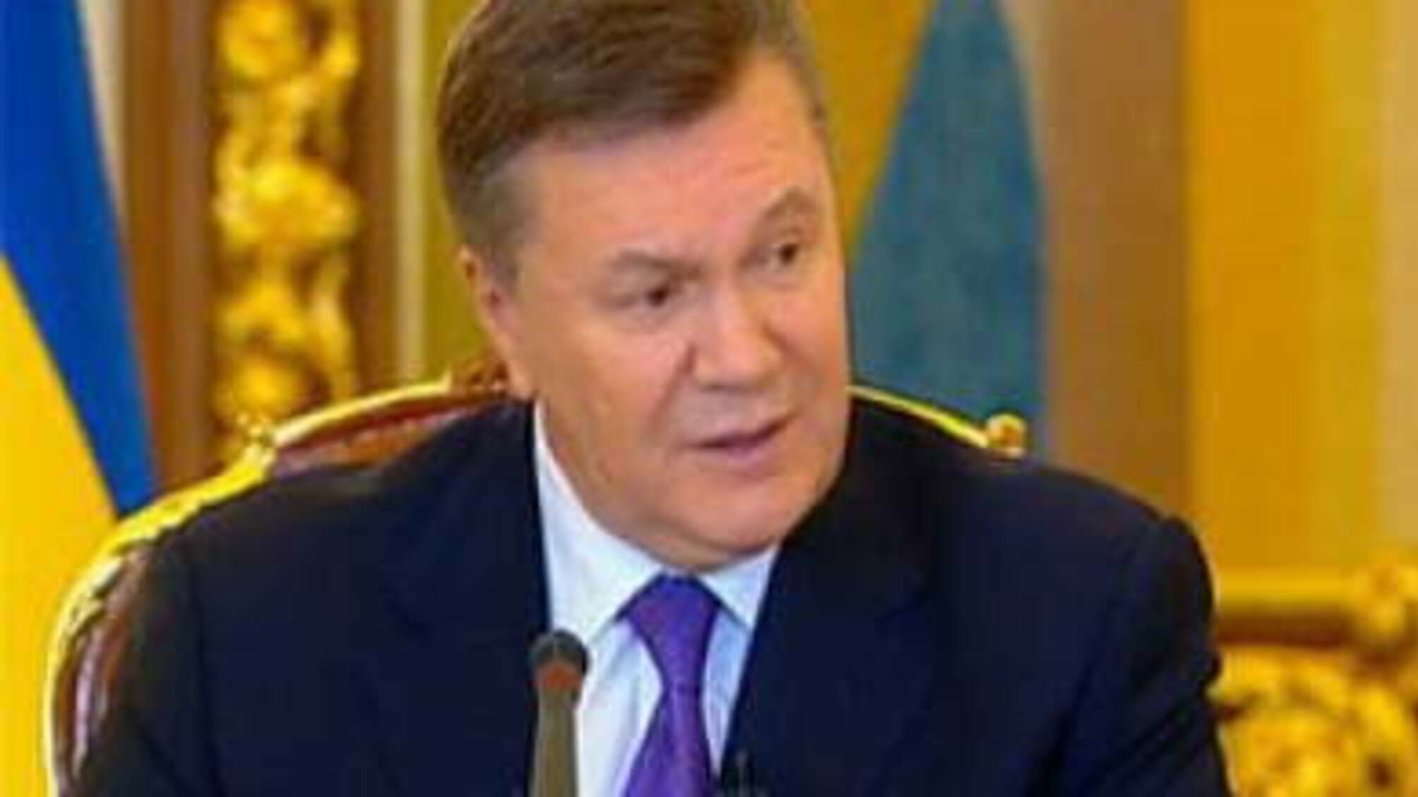 Янукович придушив бунт у ПР: 'у мене на кожного з вас - справа'