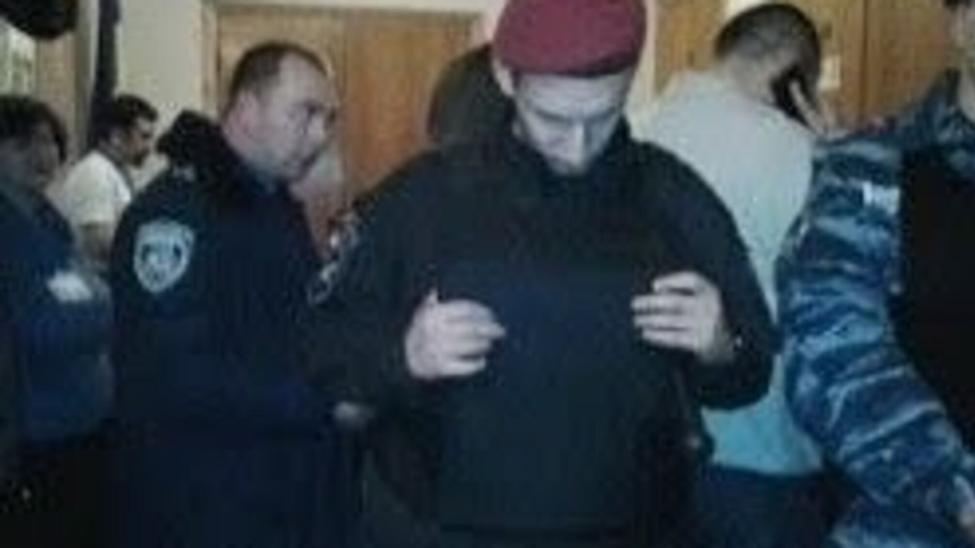 Подносящие патроны режиму. Кто вооружает «Беркут»