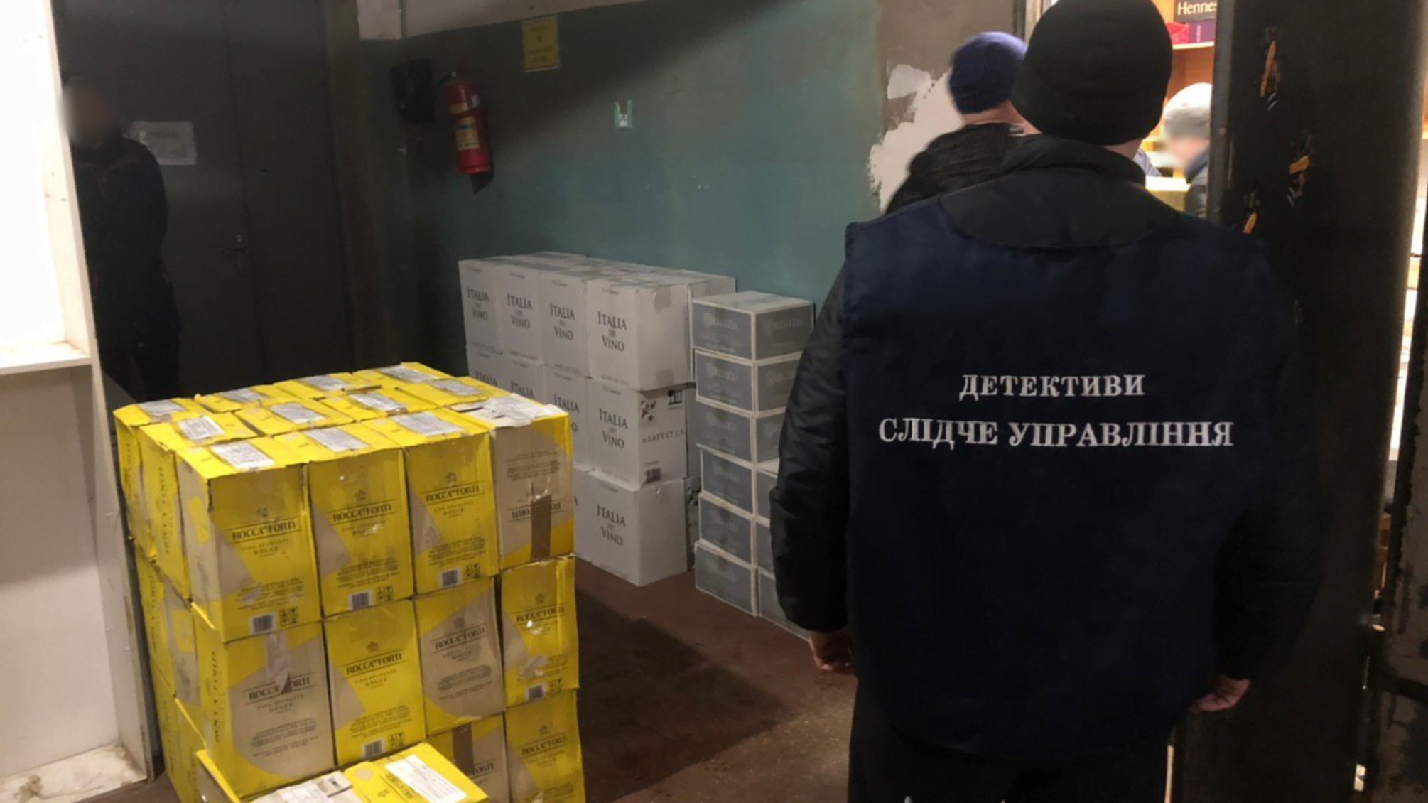 Поліцейські Харківщини припинили діяльність мережі з реалізації фальсифікованого алкоголю