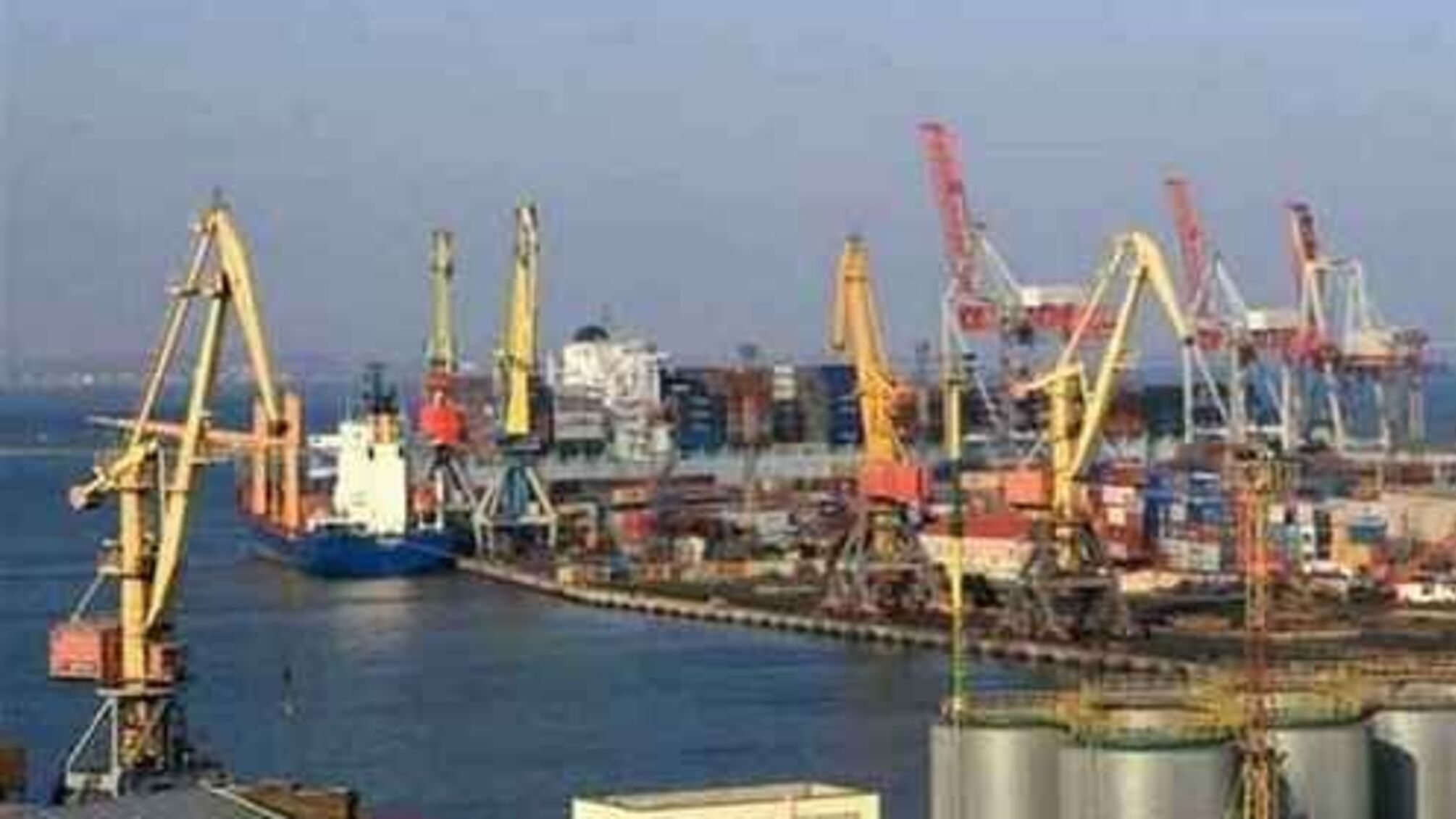 Прибыль Ильичевского порта забирает депутат Госдумы