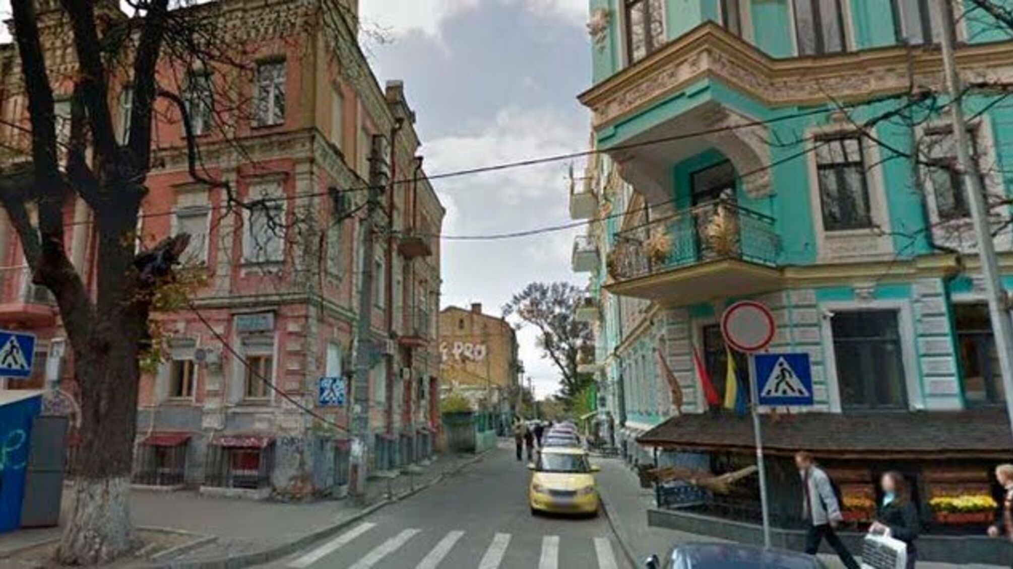 Рейдери в рясах, або як Кремлівський паханат захоплює Десятинний провулок