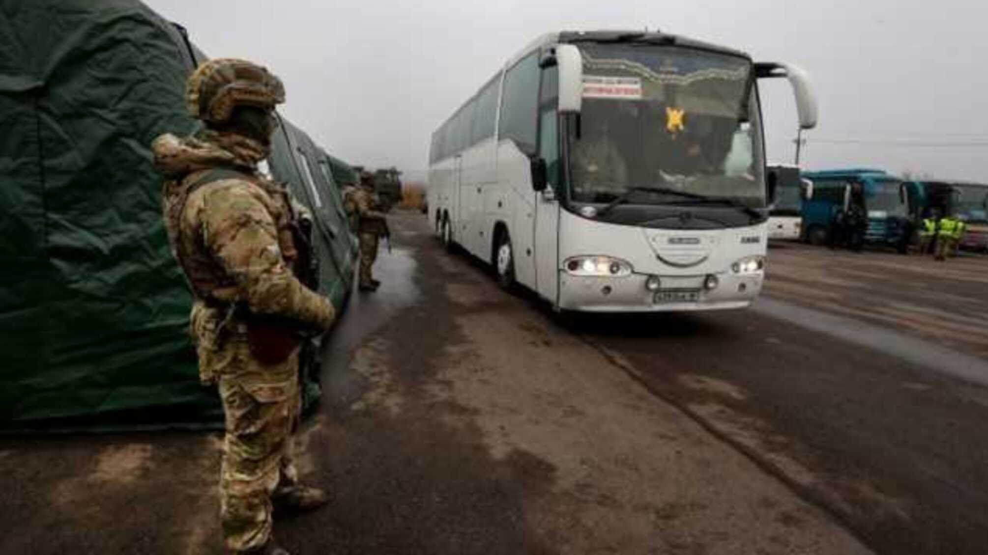 Звільнені з полону українці отримали пропозиції житла і роботи