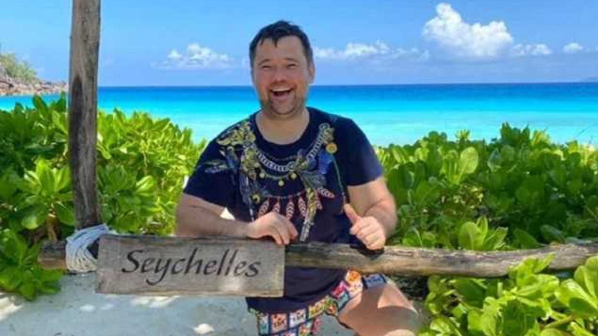 'Скукатища, безвластие': изгоревавшийся Богдан позвал 'девочек' на Сейшелы