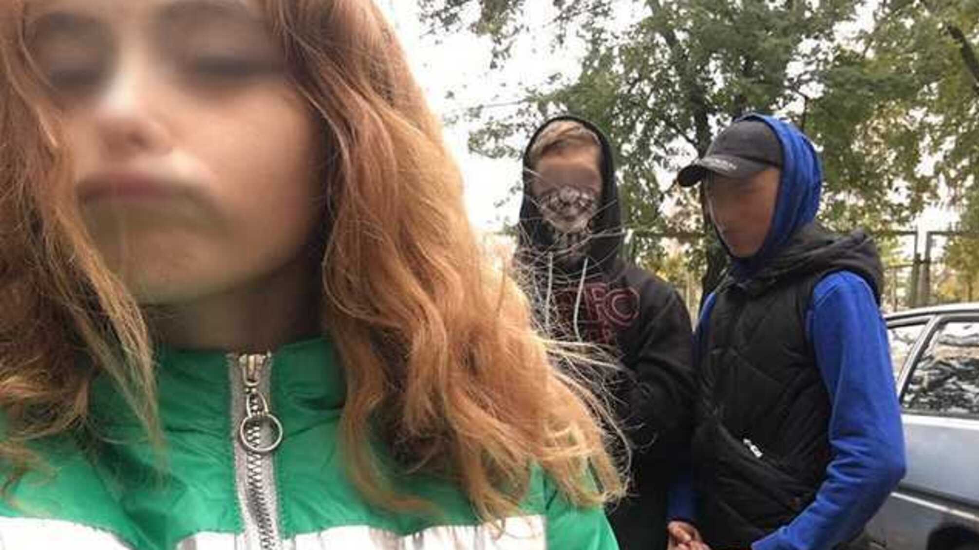 Избили ногами до полусмерти: почему малолетние девочки в Киеве напали на бездомного