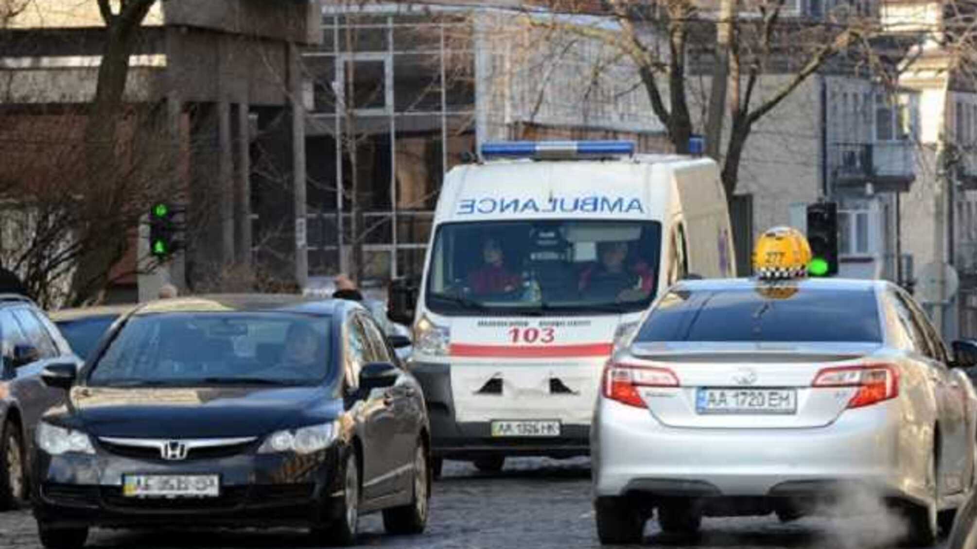 Полиция начала штрафовать водителей, не уступающих дорогу скорым и патрульным машинам