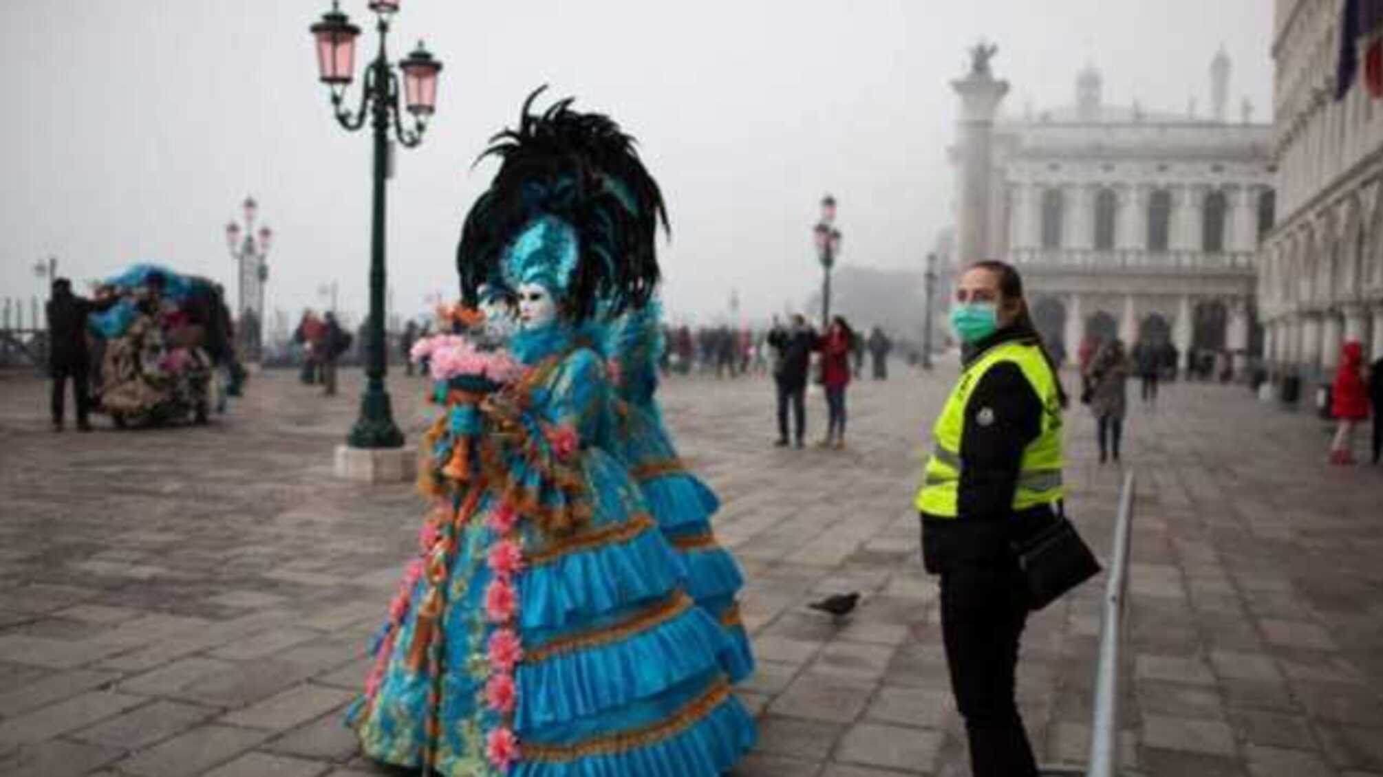 Раскупили продукты, воруют маски: Украинка рассказала о панике в Милане из-за коронавируса