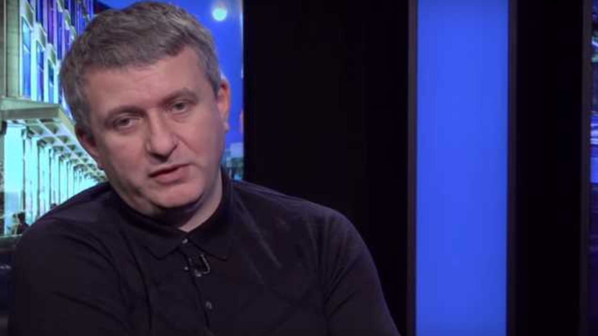 «От скорботы до скорботы»: Романенко прокомментировал указ Зеленского о Дне скорби по Крыму