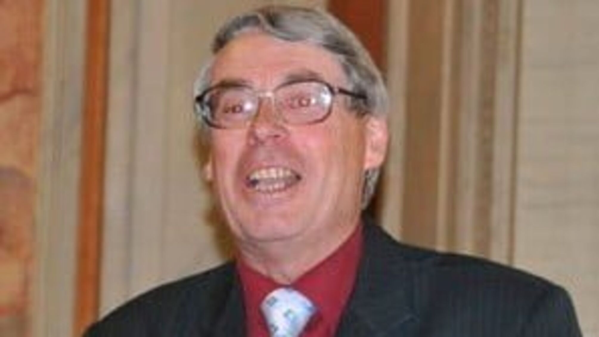 'Правий сектор' 'звільнив' голову спілки письменників Баранова