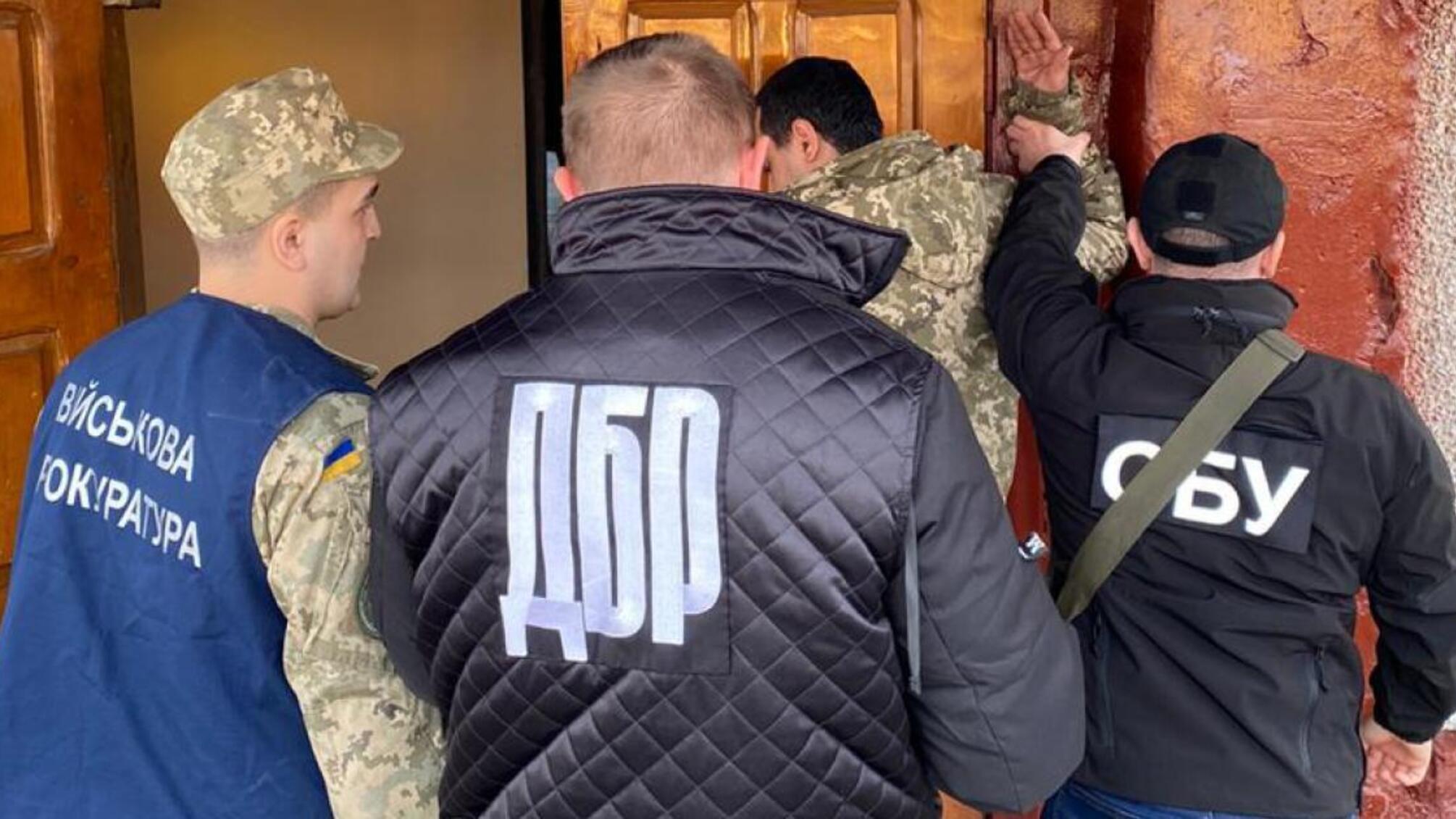1000 євро за контрабанду тютюну з Румунії - ДБР затримало прикордонника
