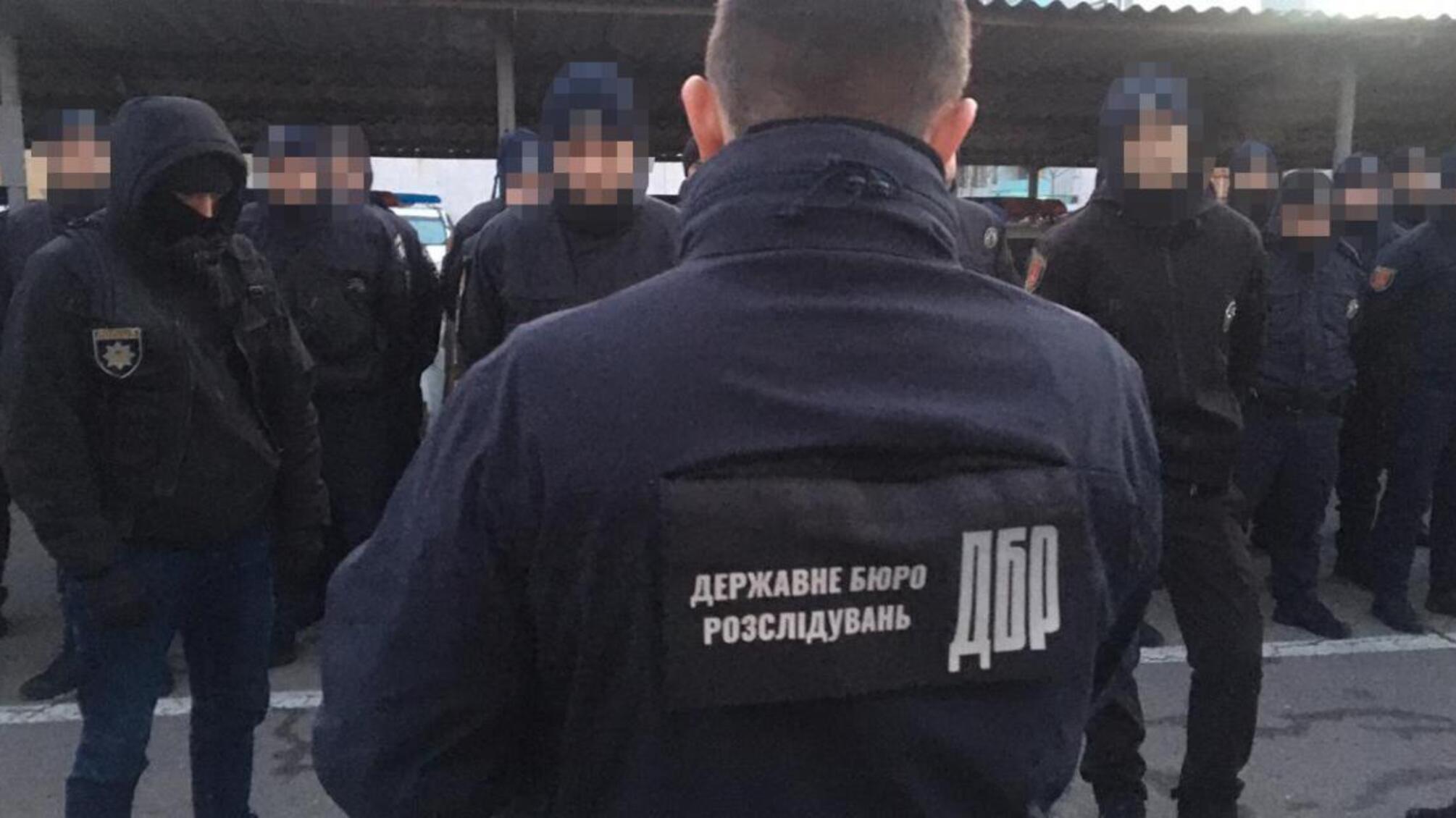 Вимагання та одержання хабара від іноземця - патрульному повідомлено про підозру