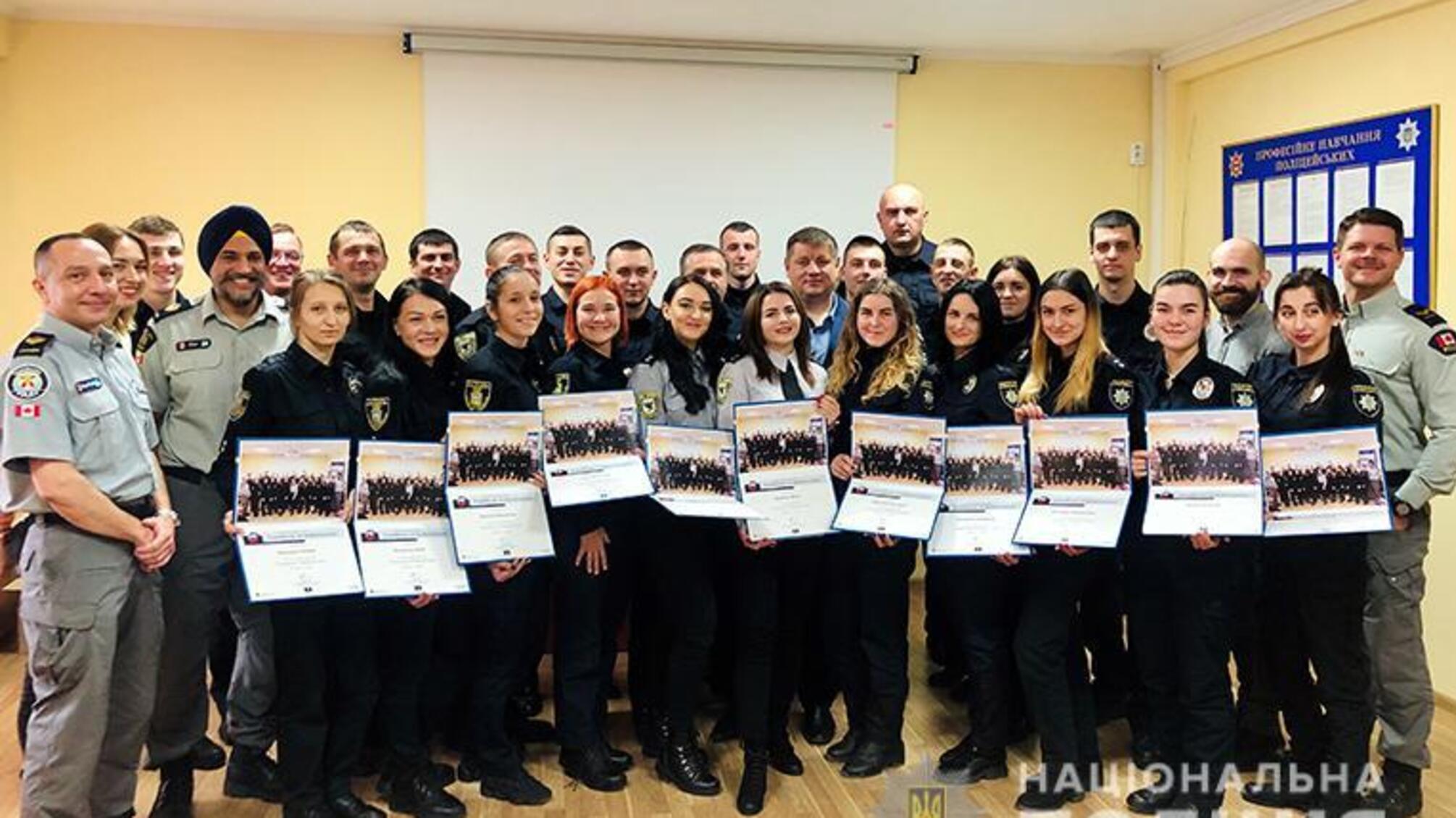 Канадські поліцейські провели тренінг для прикарпатських колег, щодо взаємодії з громадою