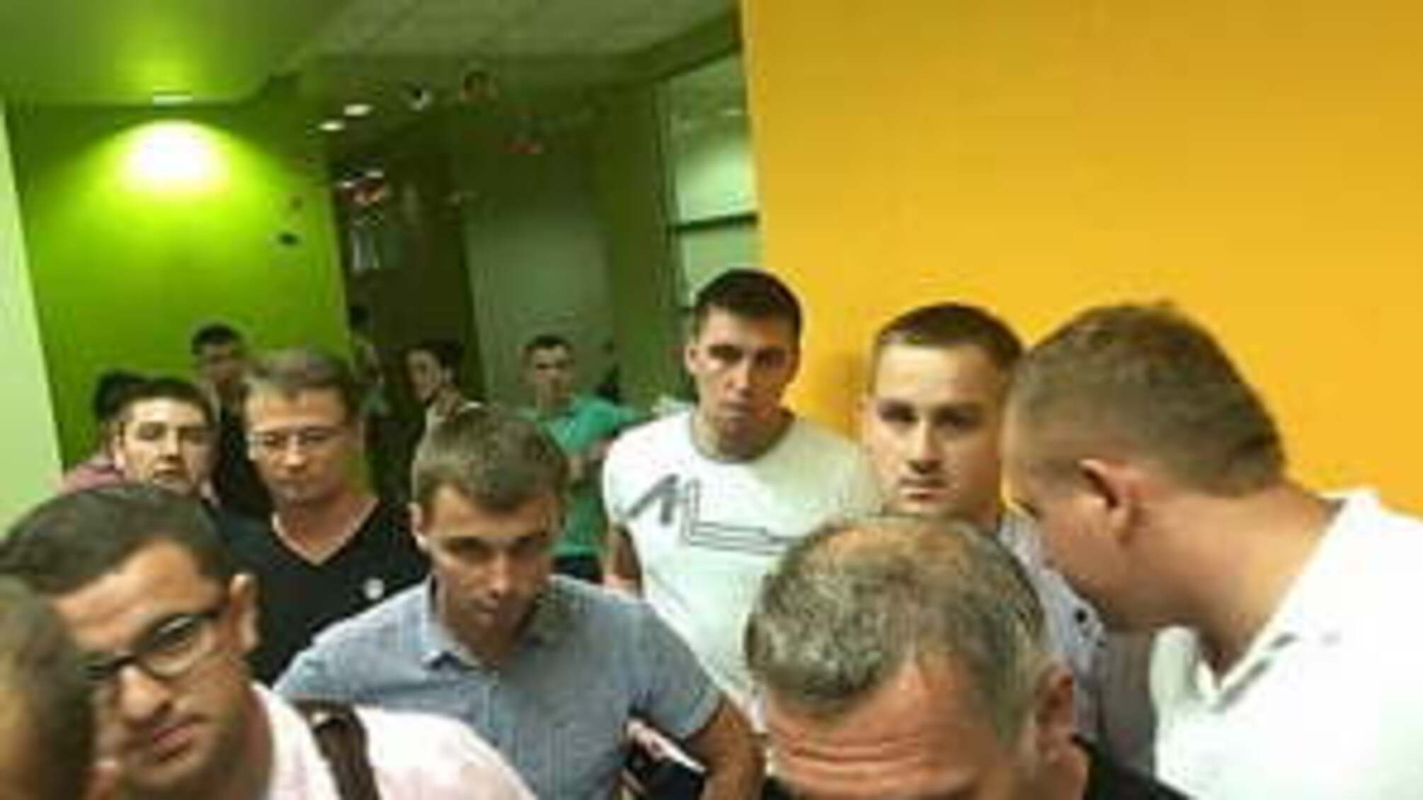 В Одессе милиционеры взяли штурмом офис сети магазинов 'Антошка'