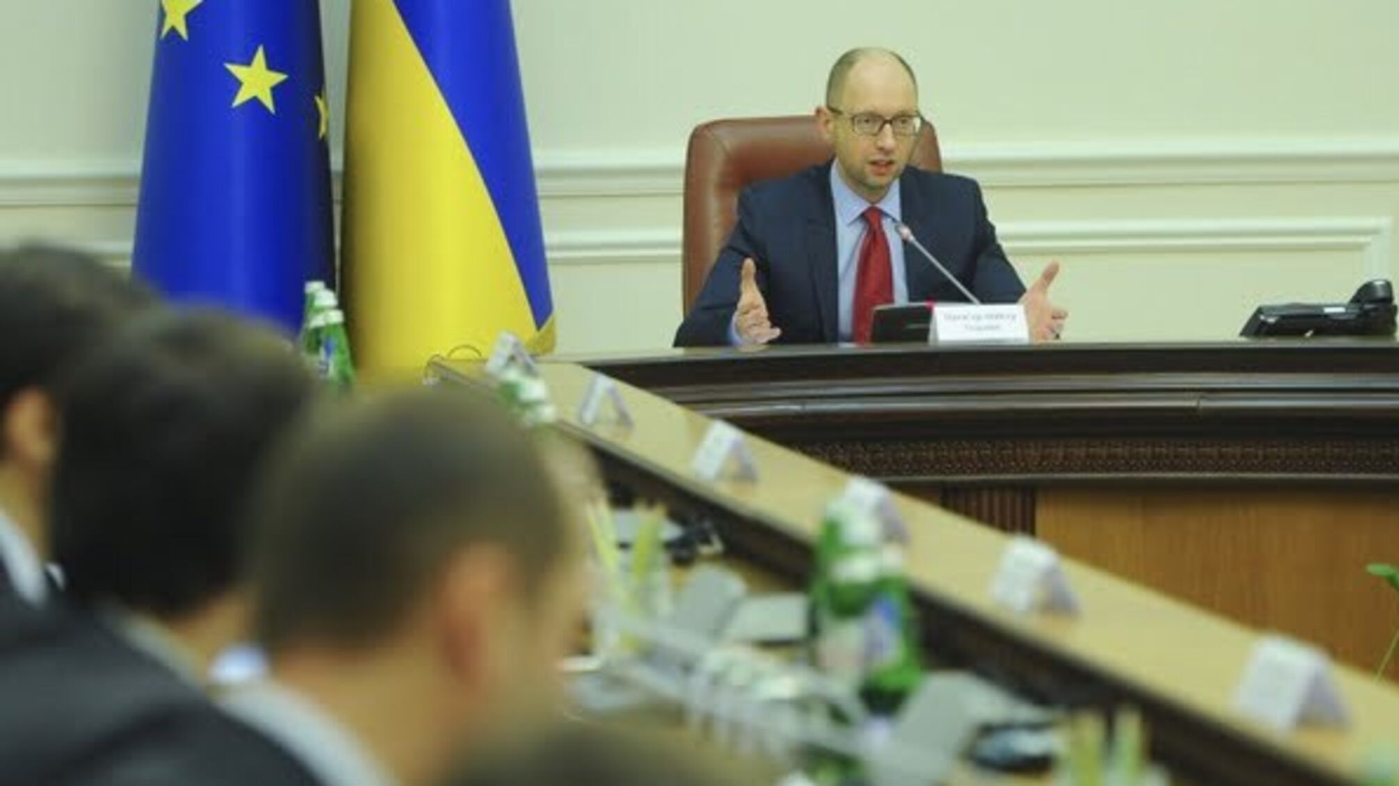 Премьер-министр шантажирует Президента 'янтарными делами' Авакова
