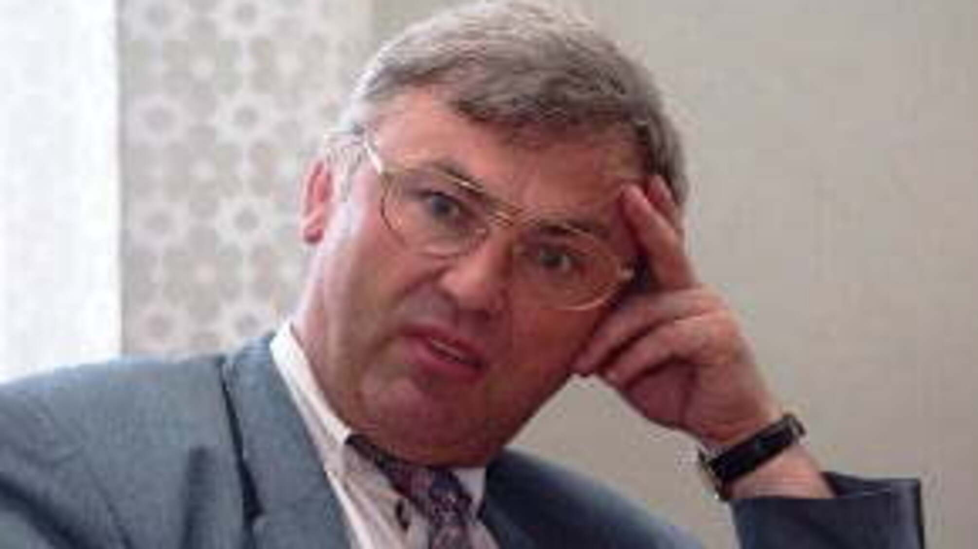 Экс- депутат Стретович пошел войной на киевский гастроном
