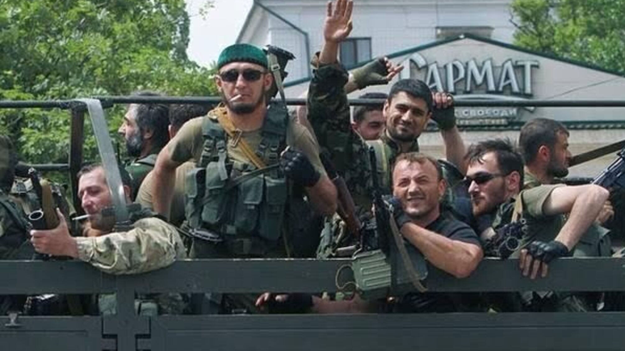 Украинская армия имитирует военные действия?