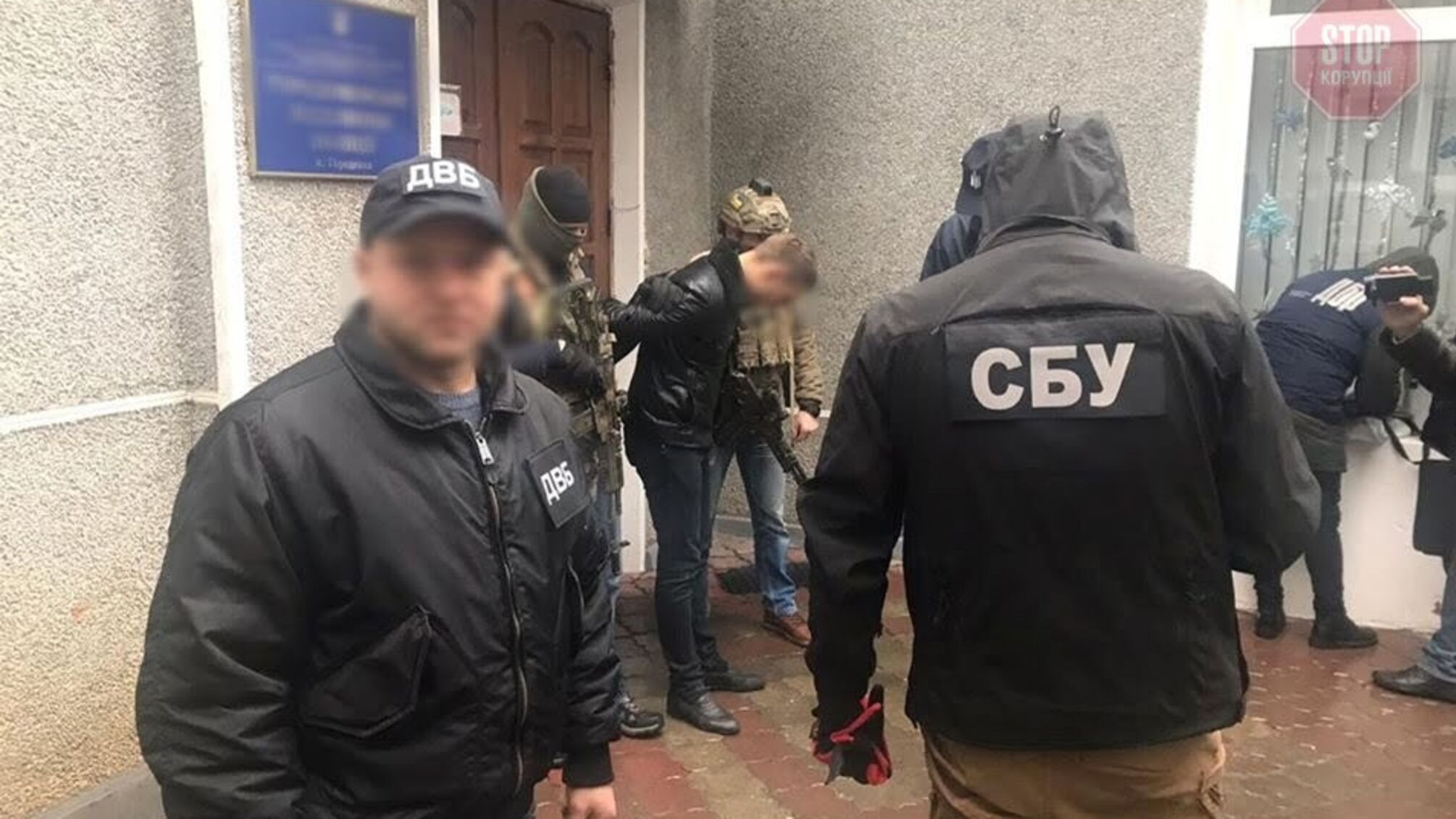 На Прикарпатті начальника відділу поліції затримали на хабарі (фото)