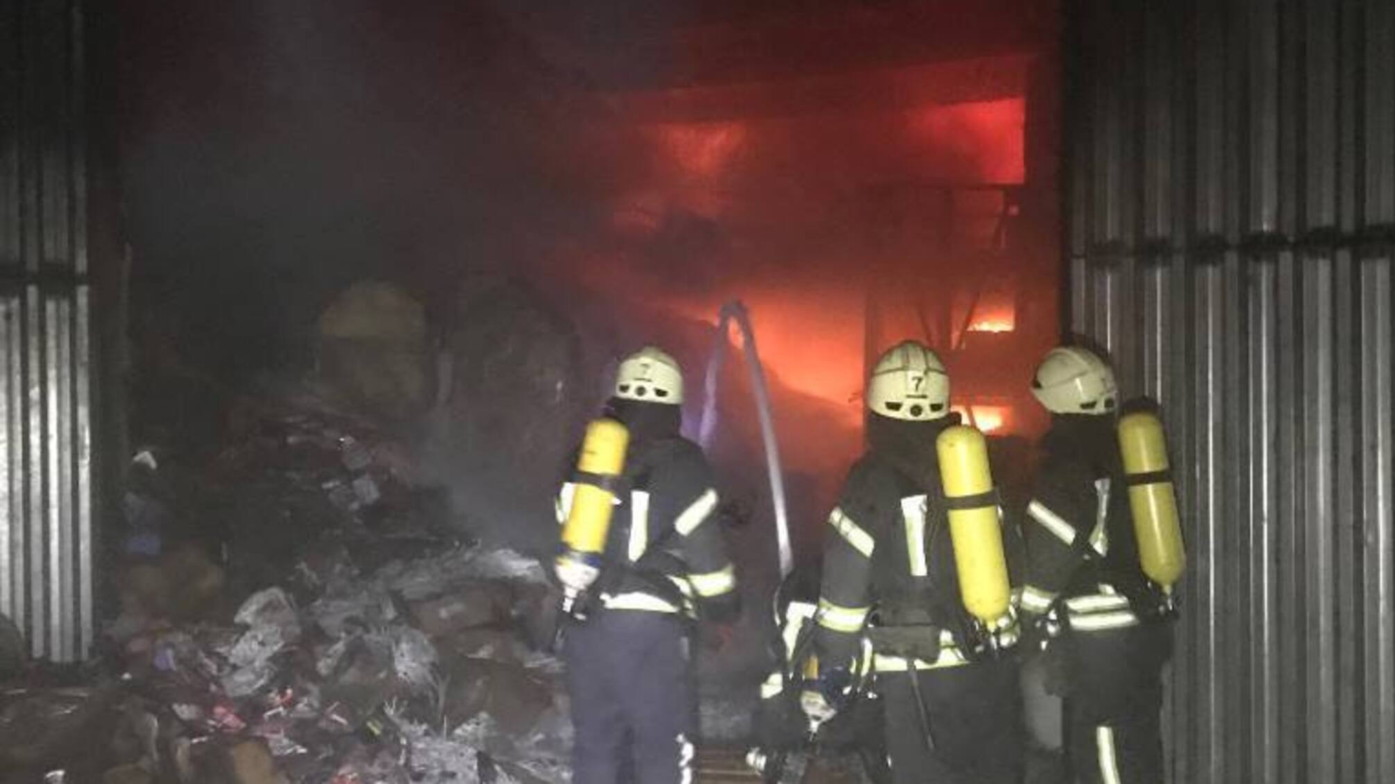 м. Одеса: рятувальники ліквідували загорання складів