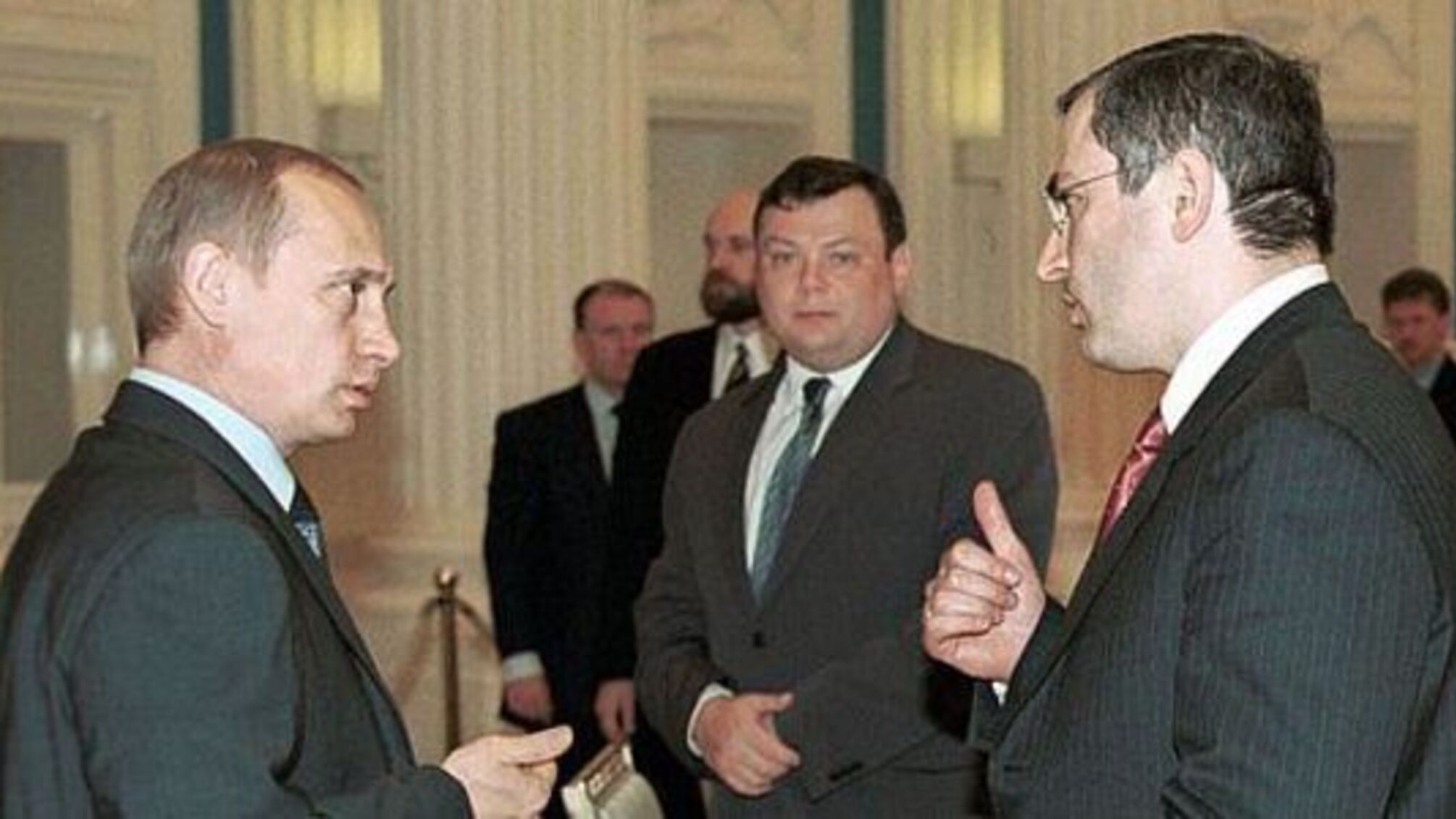Привет от Ходорковского: акционеры «ЮКОСА» хотят забрать у России 100 млрд. долларов