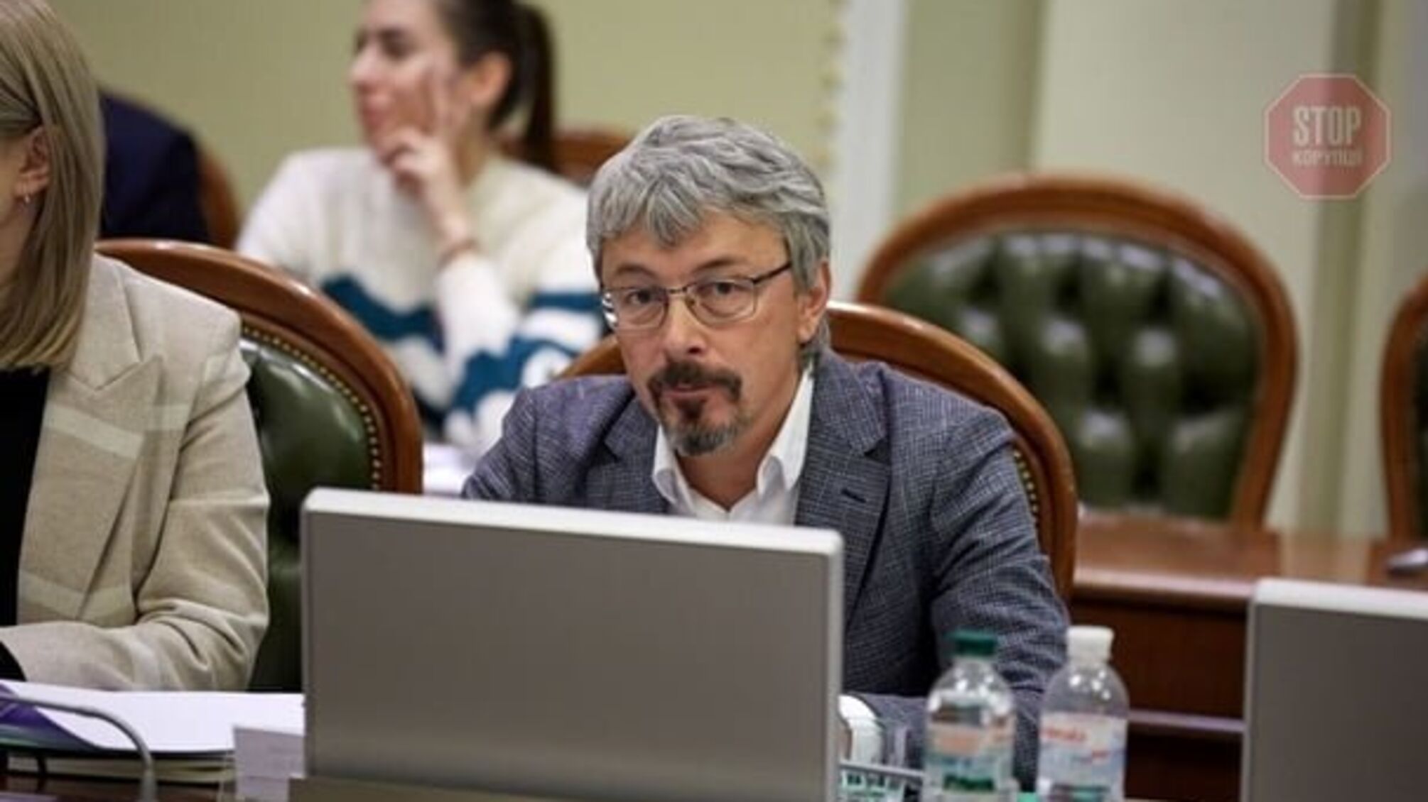У Верховній Раді скликають позачергове засідання комітету через обшуки в «1+1»