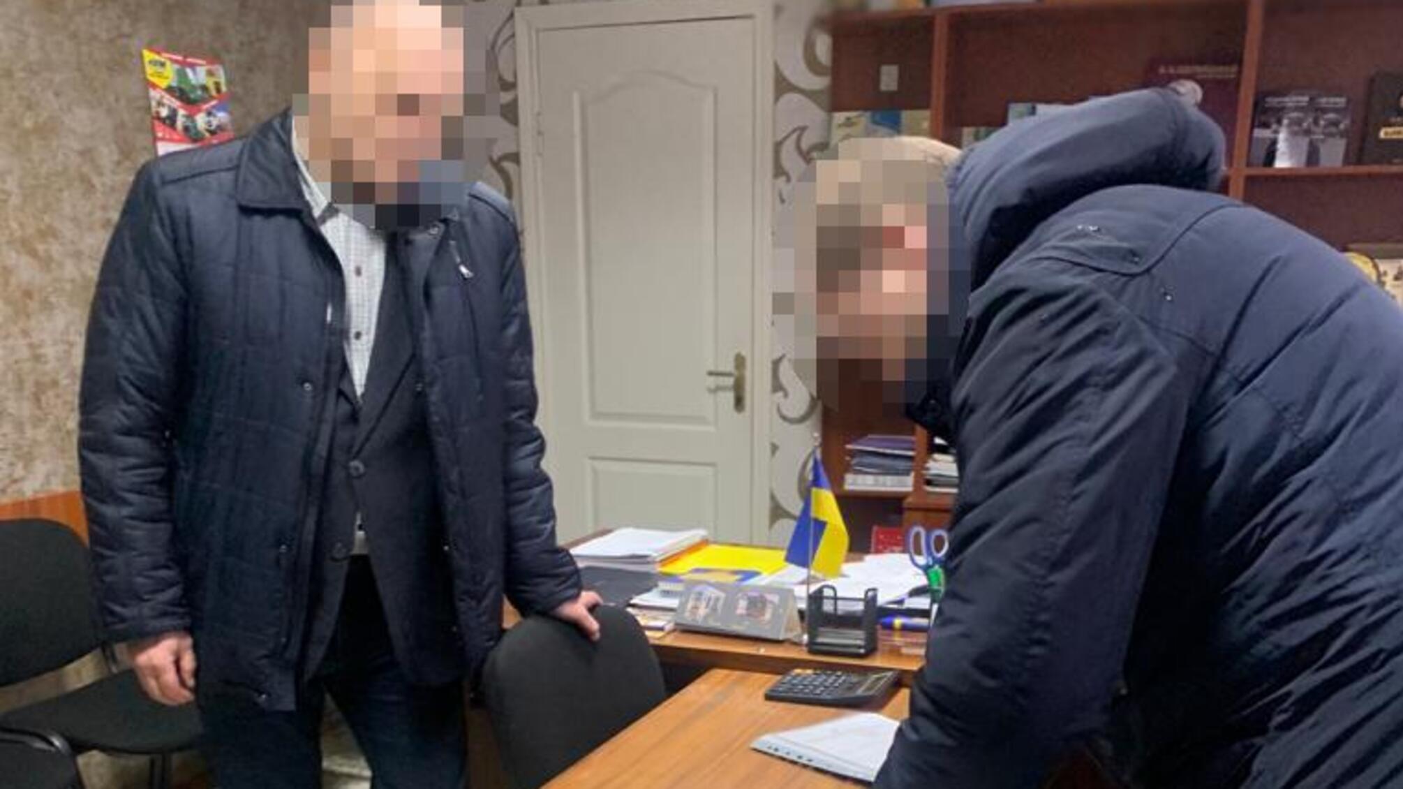 На Дніпропетровщині поліція затримали міського голову територіальної громади за вимагання 10 тисяч доларів неправомірної вигоди