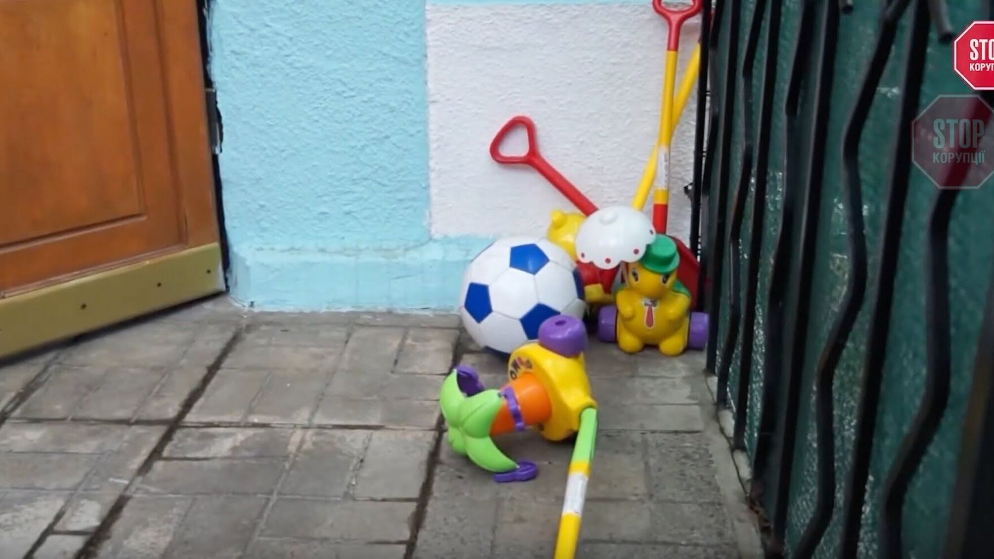 Антисанітарія і небезпечні харчі: шокуючі подробиці роботи підпільного дитячого центру на Печерську