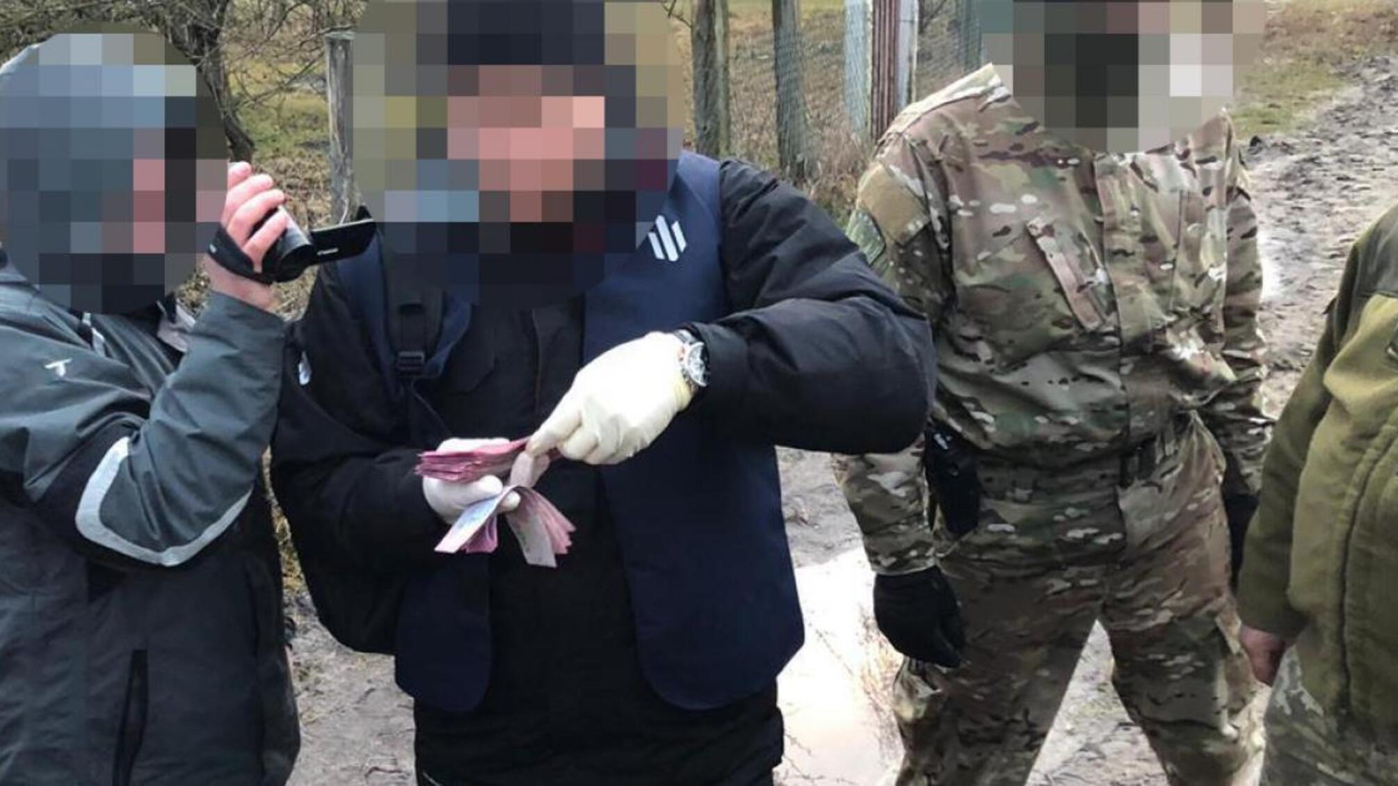 20 000 гривень за збереження місця служби – ДБР затримало прикордонника