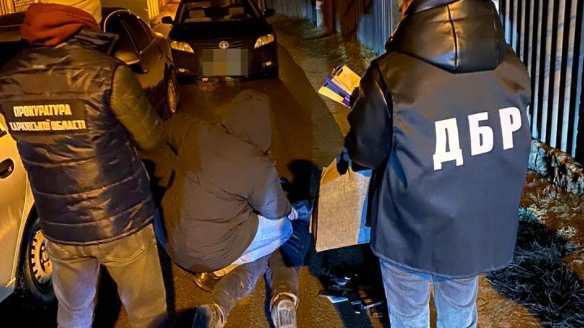 1000 доларів США щоб зі свідка не стати підозрюваним — ДБР затримало оперуповноважених поліції