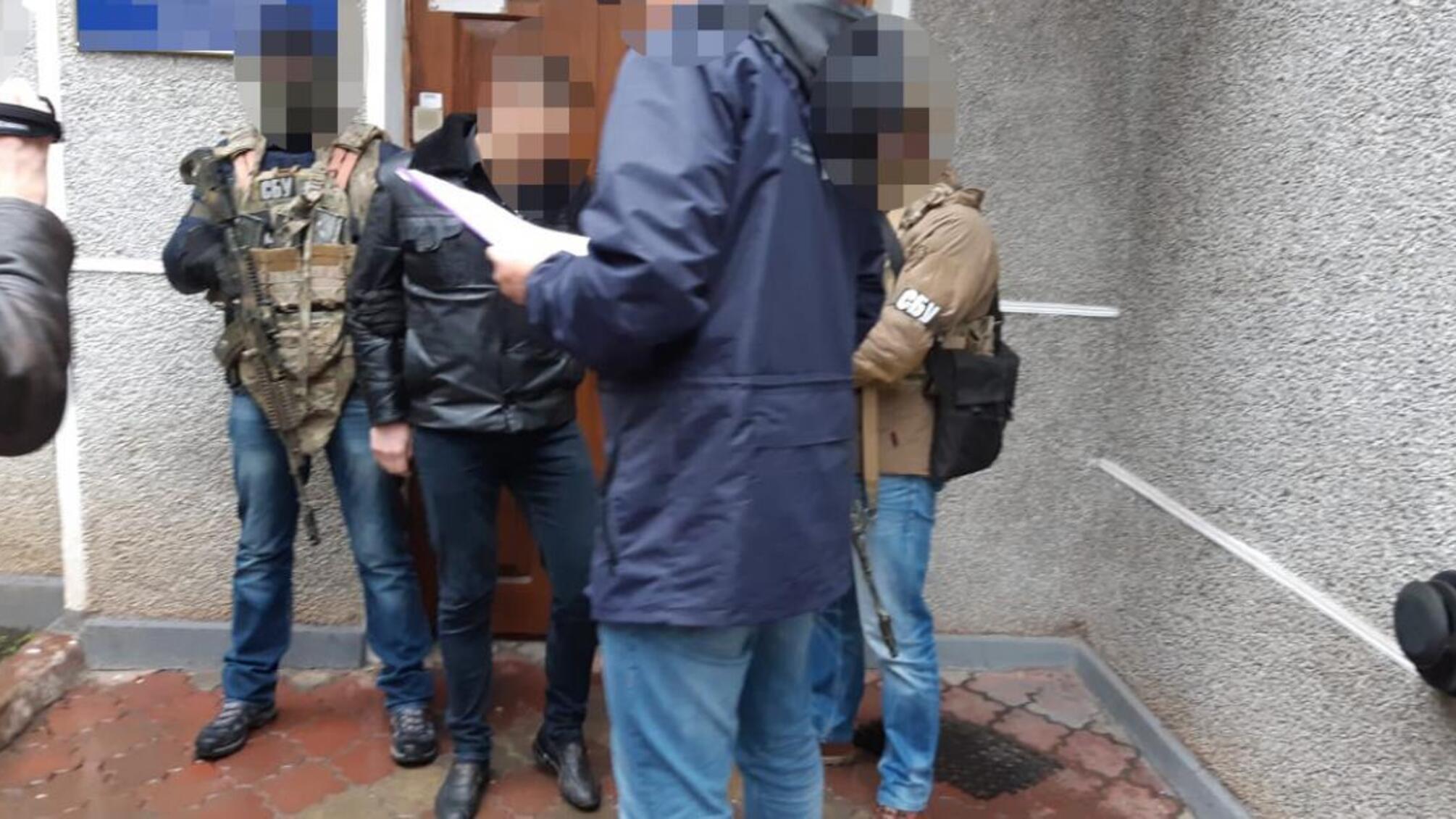 1400 доларів США за зняття арешту з автомобіля – ДБР затримало в. о. начальника відділу поліції