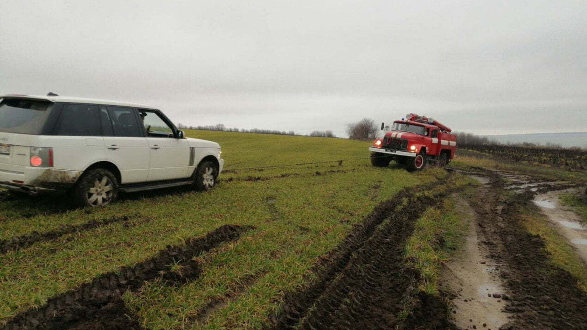 Одещина: рятувальники надають допомогу населенню у зв’язку з погіршенням погодних умов