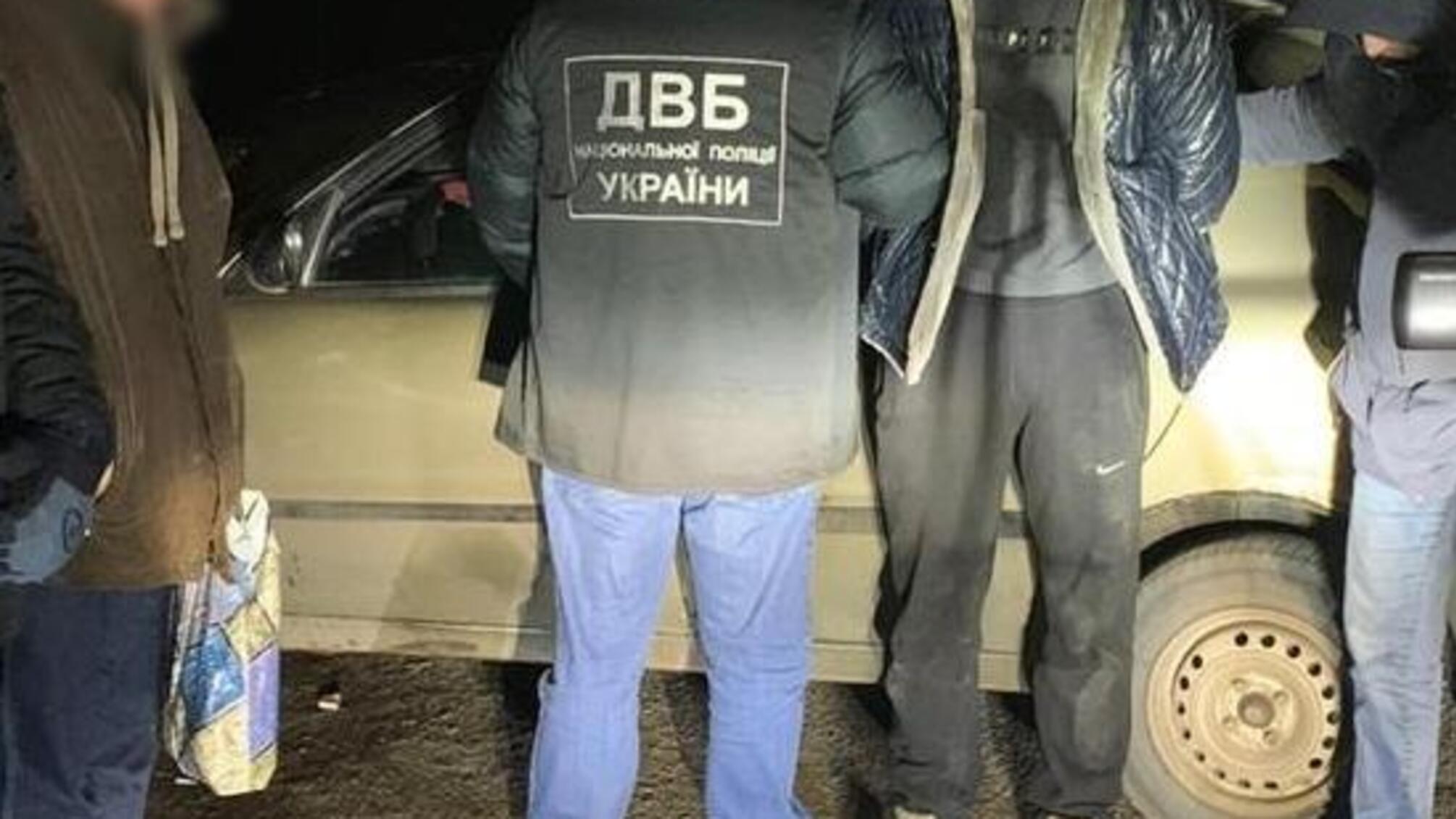 У Миколаєві внутрішня безпека Нацполіції викрила двох патрульних у збуті наркотиків