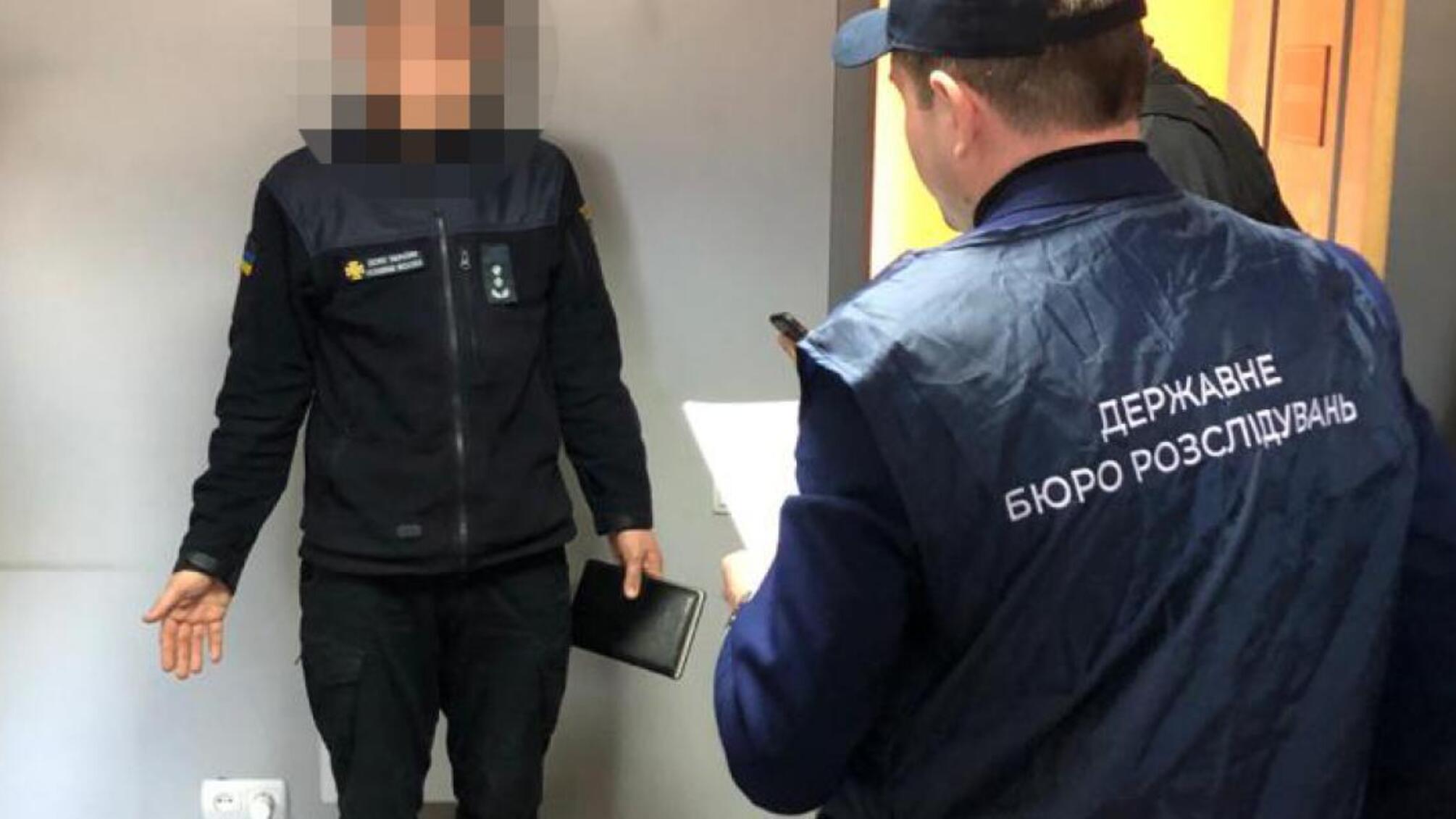 «Закрити очі» на порушення правил пожежної безпеки - ДБР затримало на хабарі працівника ДСНС