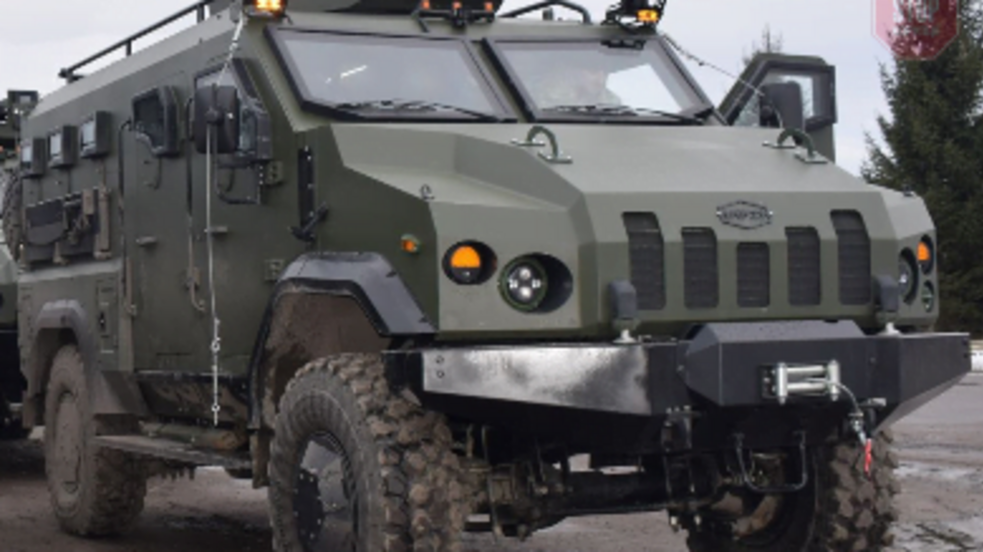В українських військових з'явився потужний вітчизняний бронеавтомобіль (фото)