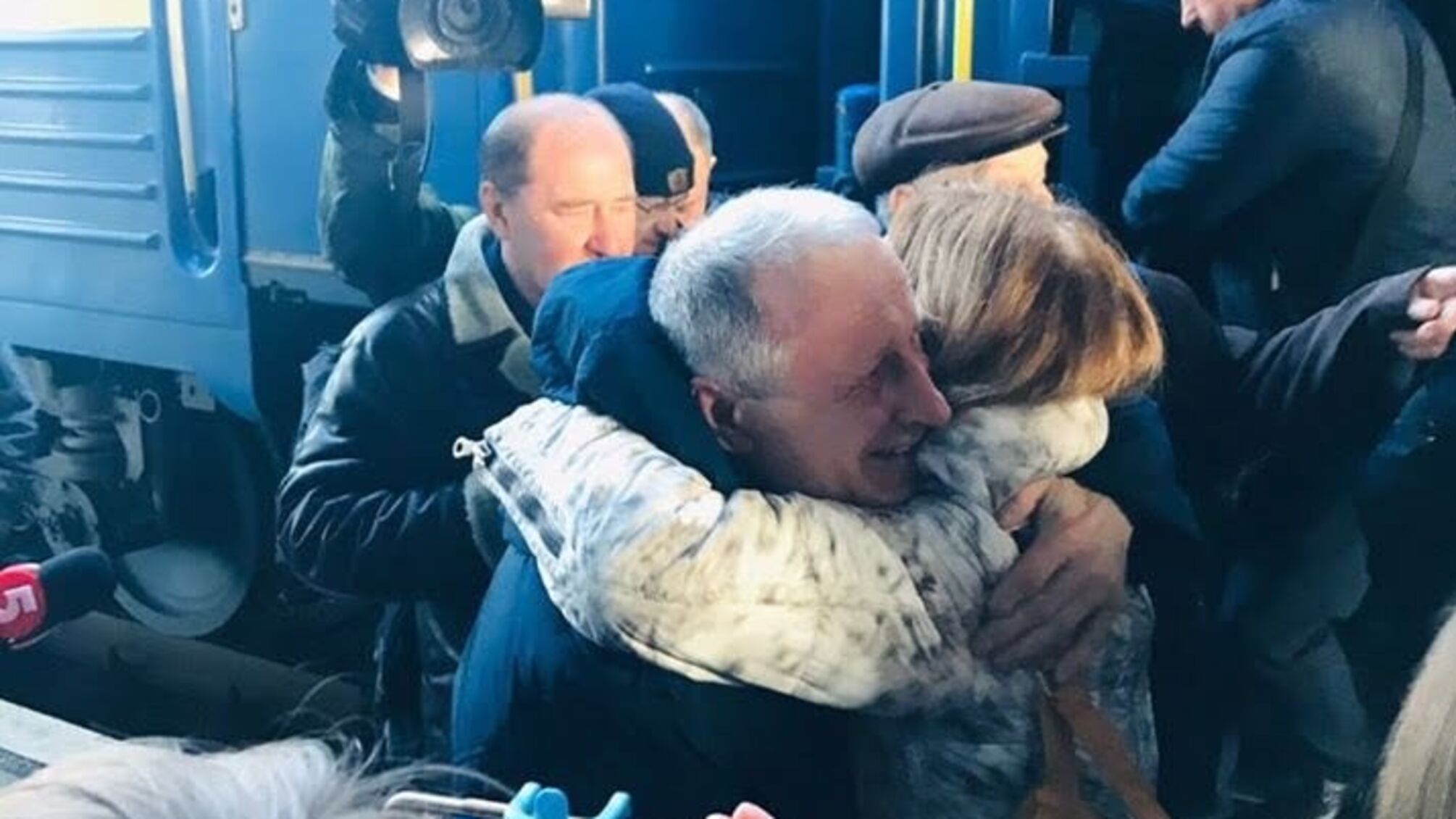 Все таки випустили: кримський політв'язень Семена вже у Києві (фото, відео)
