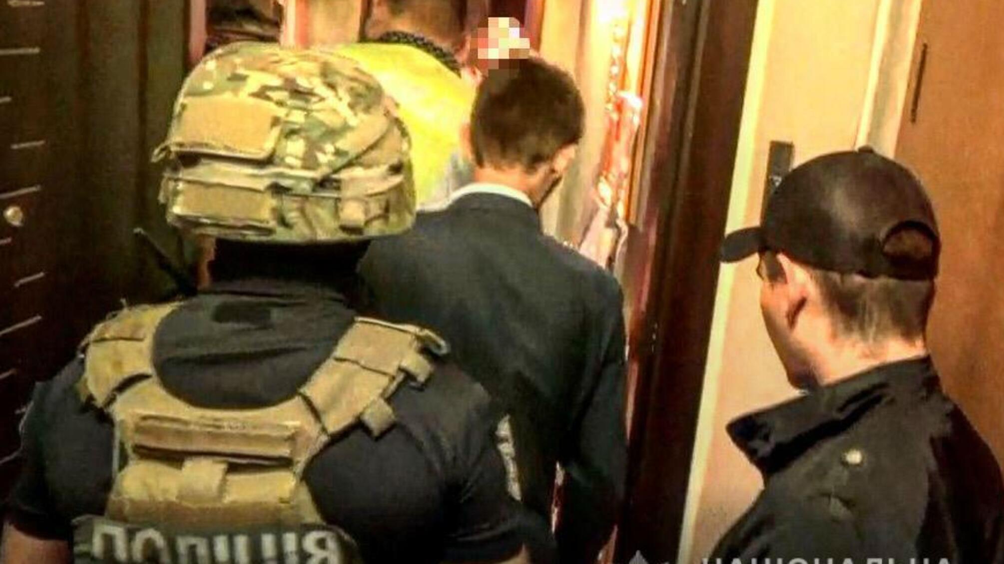 Київські слідчі завершили розслідування щодо групи осіб, яка шахрайським шляхом заволоділа п’ятьма квартирами