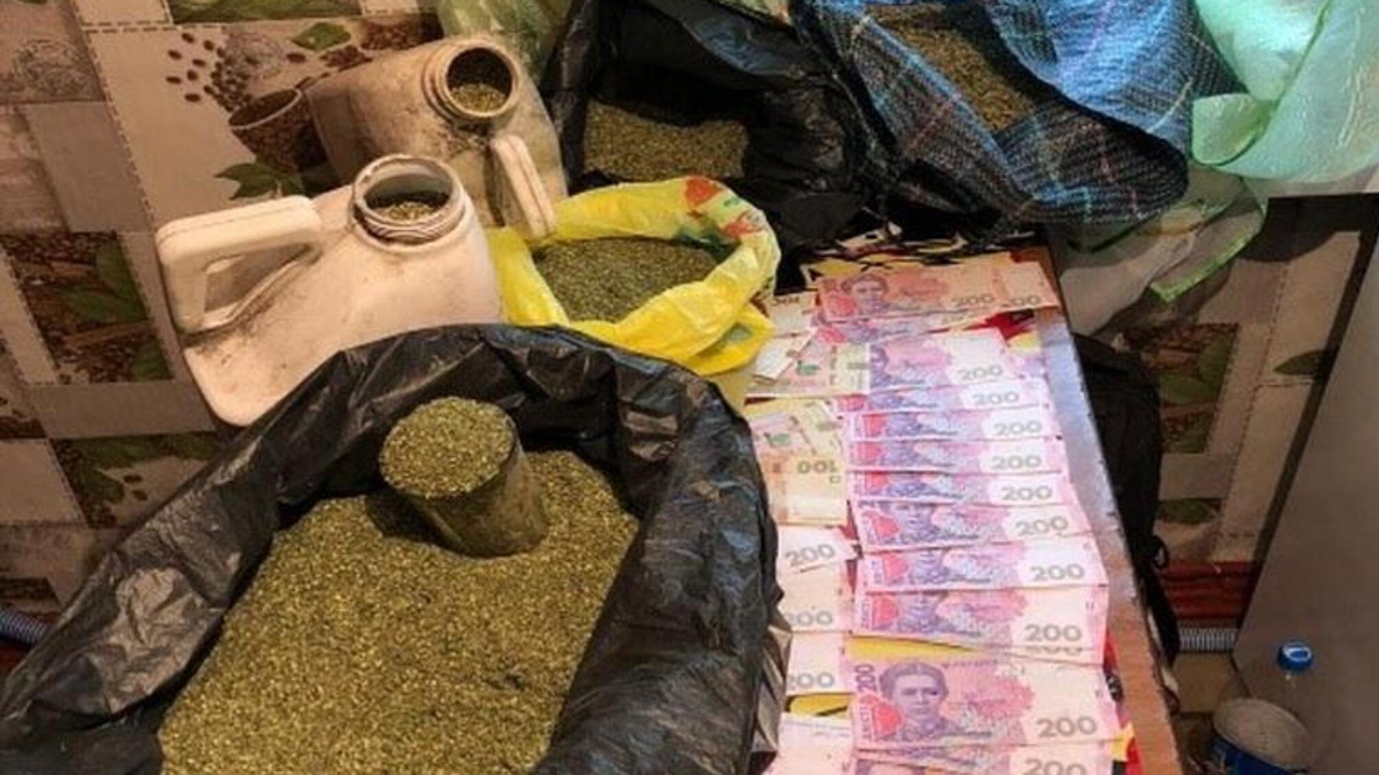 На Луганщині поліцейські викрили злочинне угрупування наркозбувачів