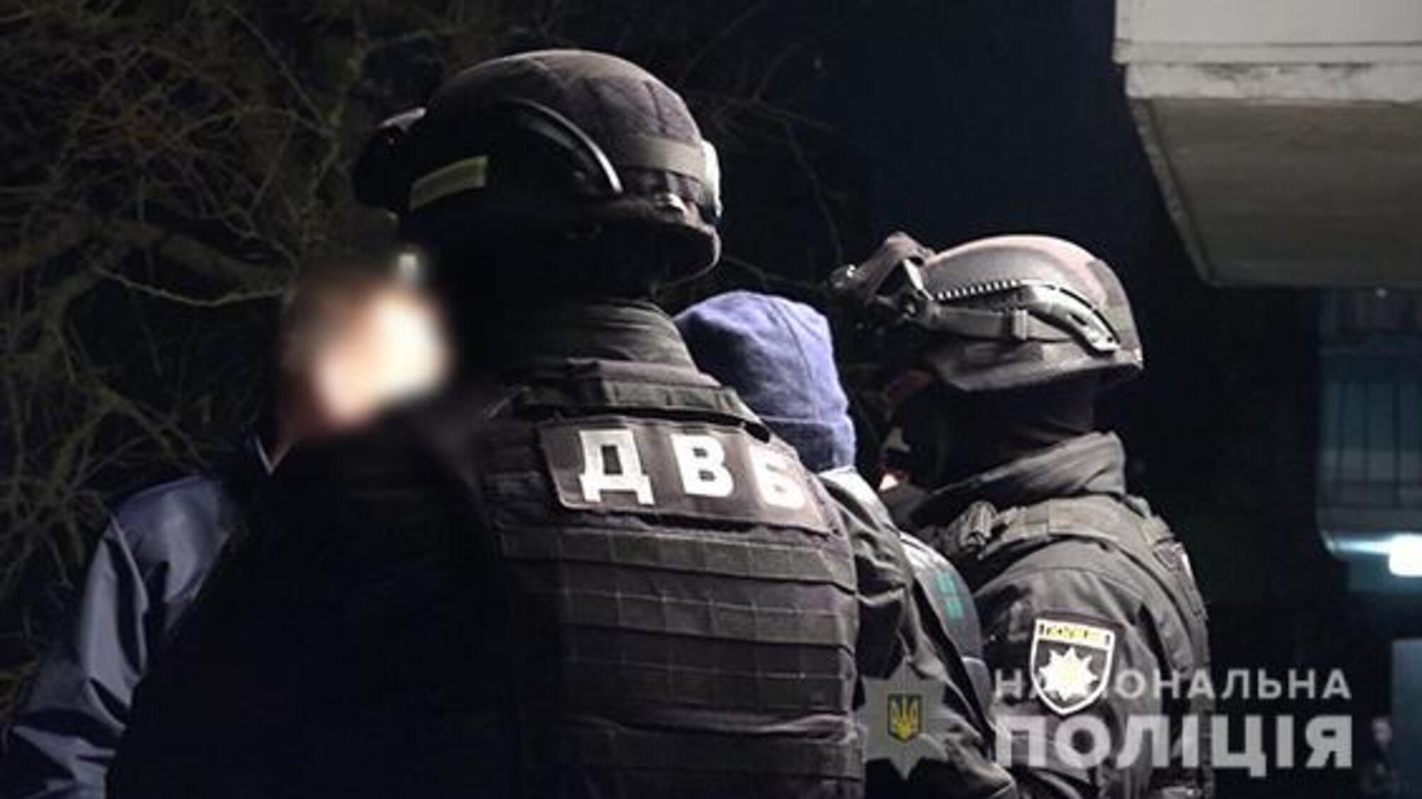 У Луцьку поліцейського викрили на вимаганні 6 тисяч доларів хабаря