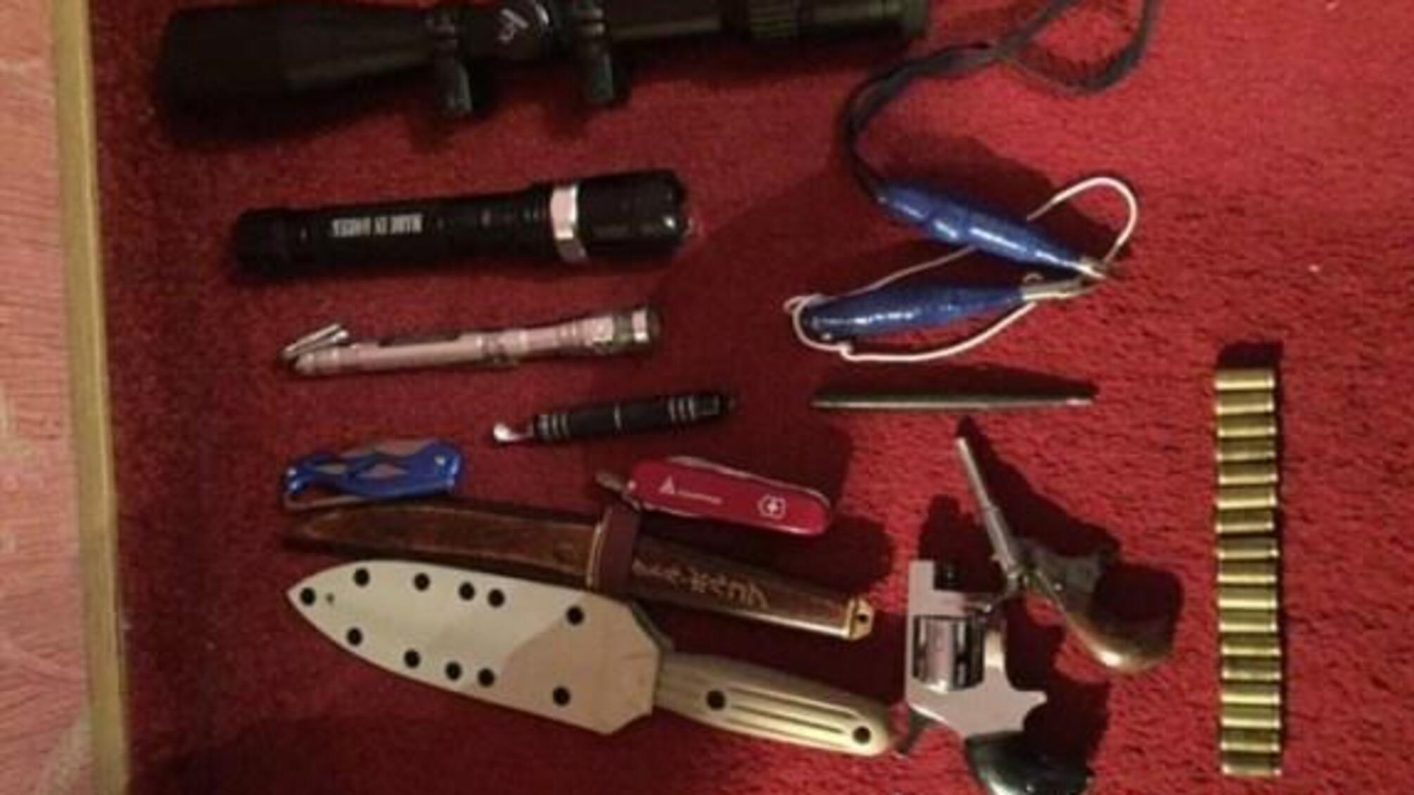Поліцейські Київщини затримали в Одесі зловмисників, які підозрюються у скоєнні озброєних розбійних нападів