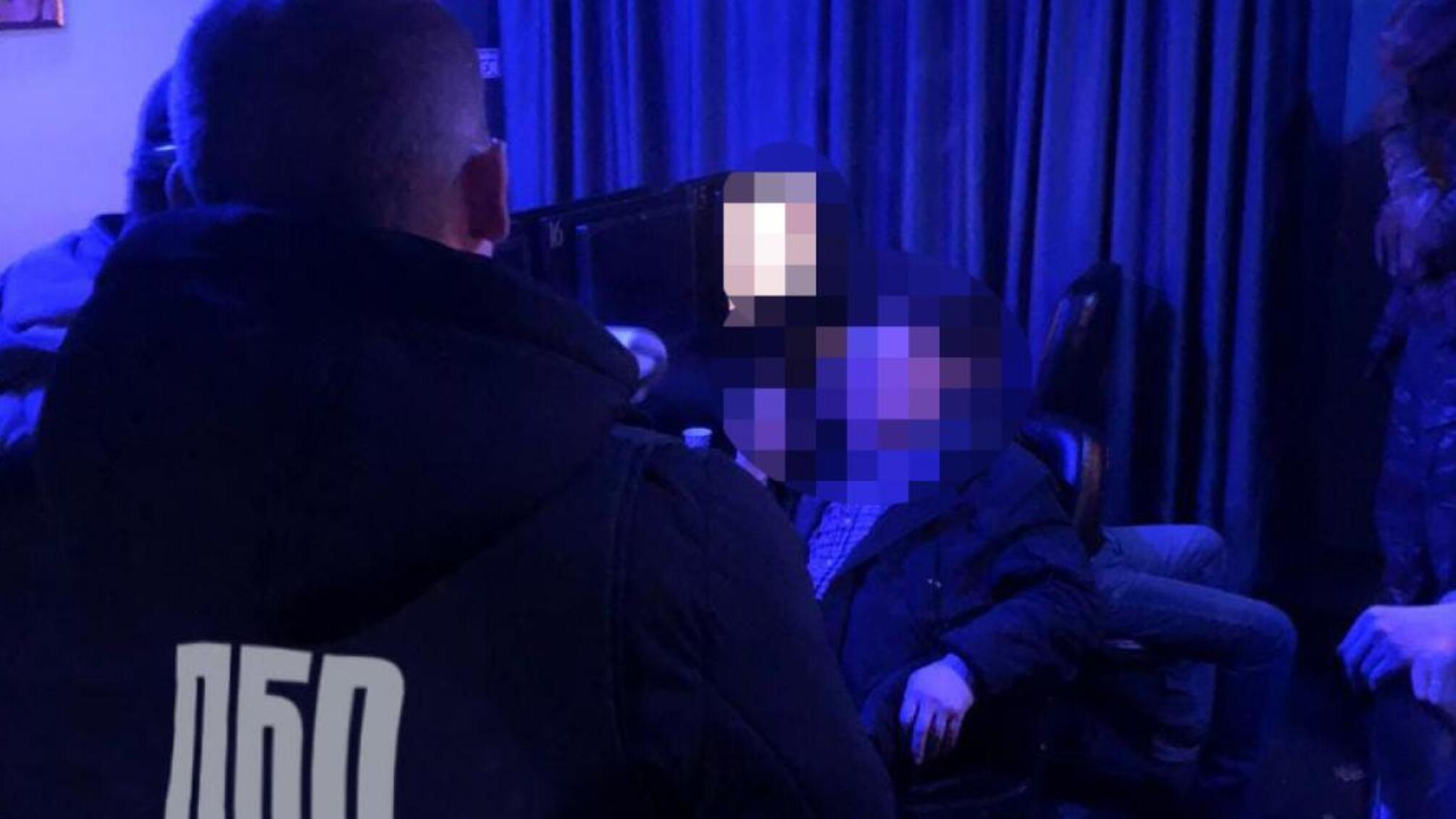 ДБР спільно з СБУ та прокуратурою припинило діяльність 4 незаконних гральних закладів в Хмельницькому