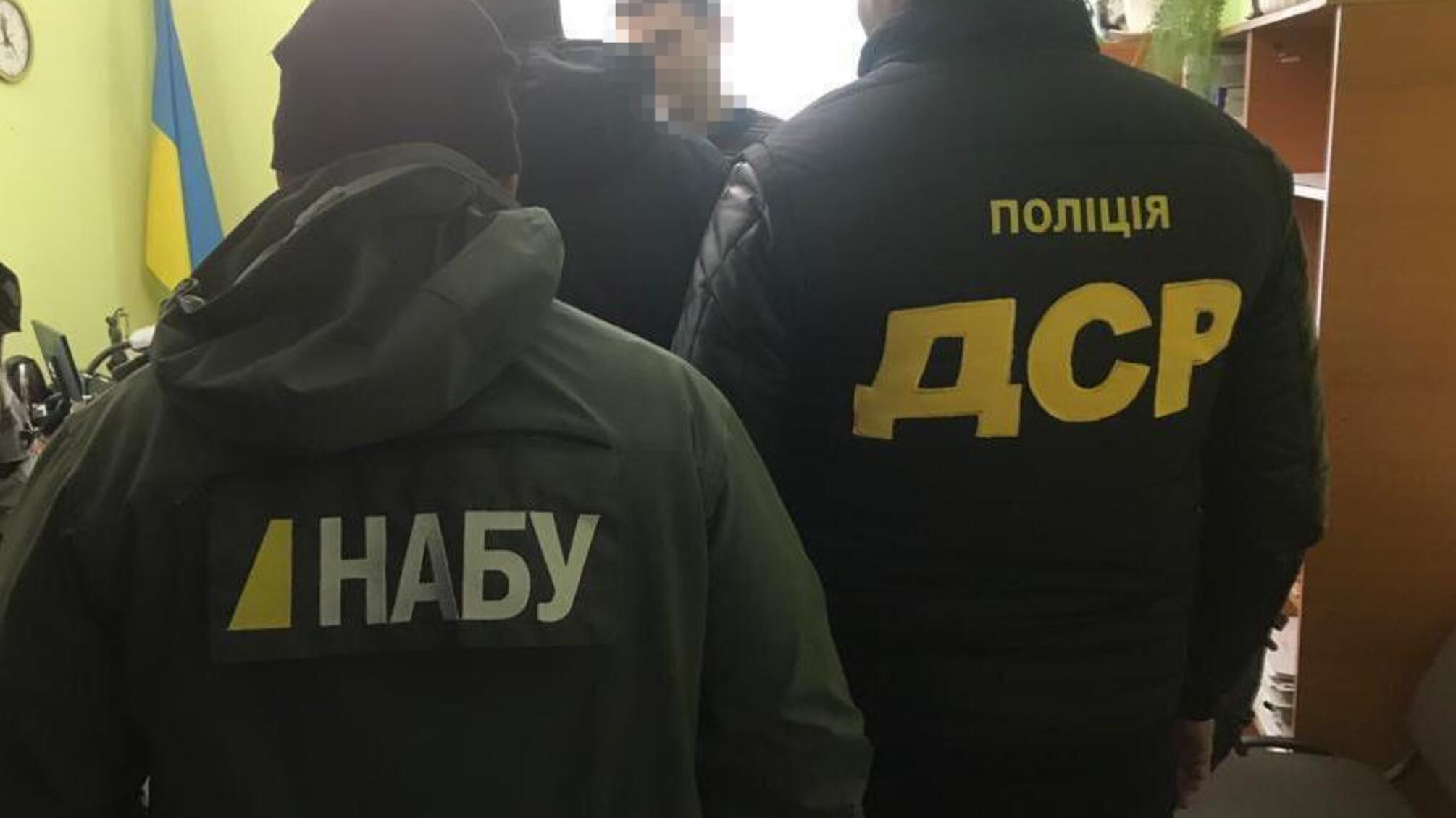 Викритому у хабарництві голові райсуду Закарпаття повідомили про підозру