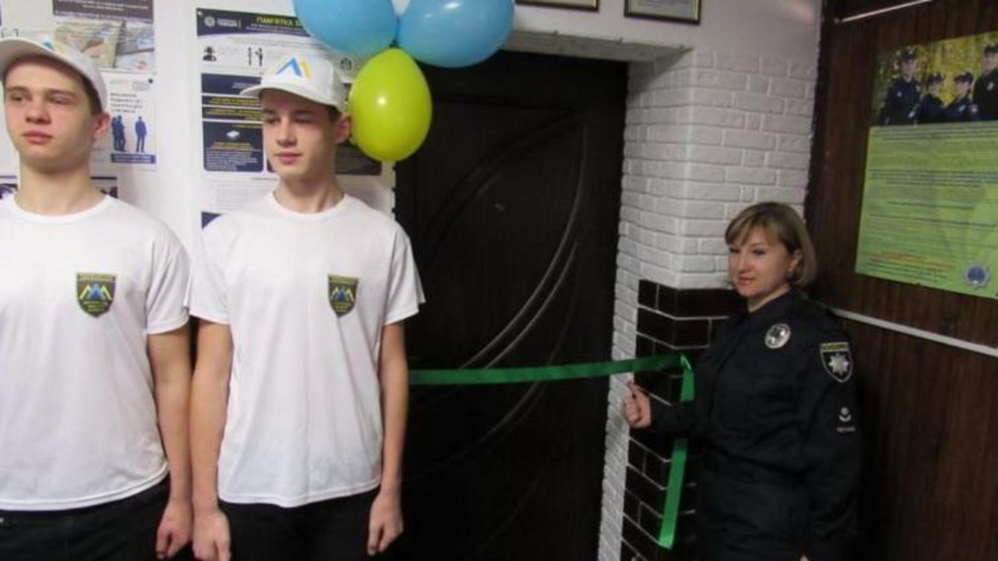 На Луганщині відкрито поліцейську «зелену кімнату» для психологічної допомоги дітям у прифронтовому місті Щастя