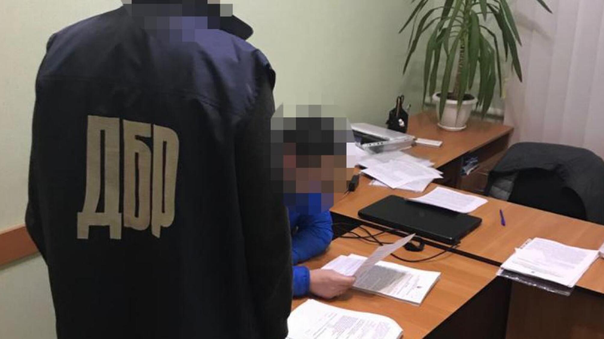 Катували та погрожували зґвалтуванням – ДБР повідомило про підозру оперуповноваженим Нацполіції