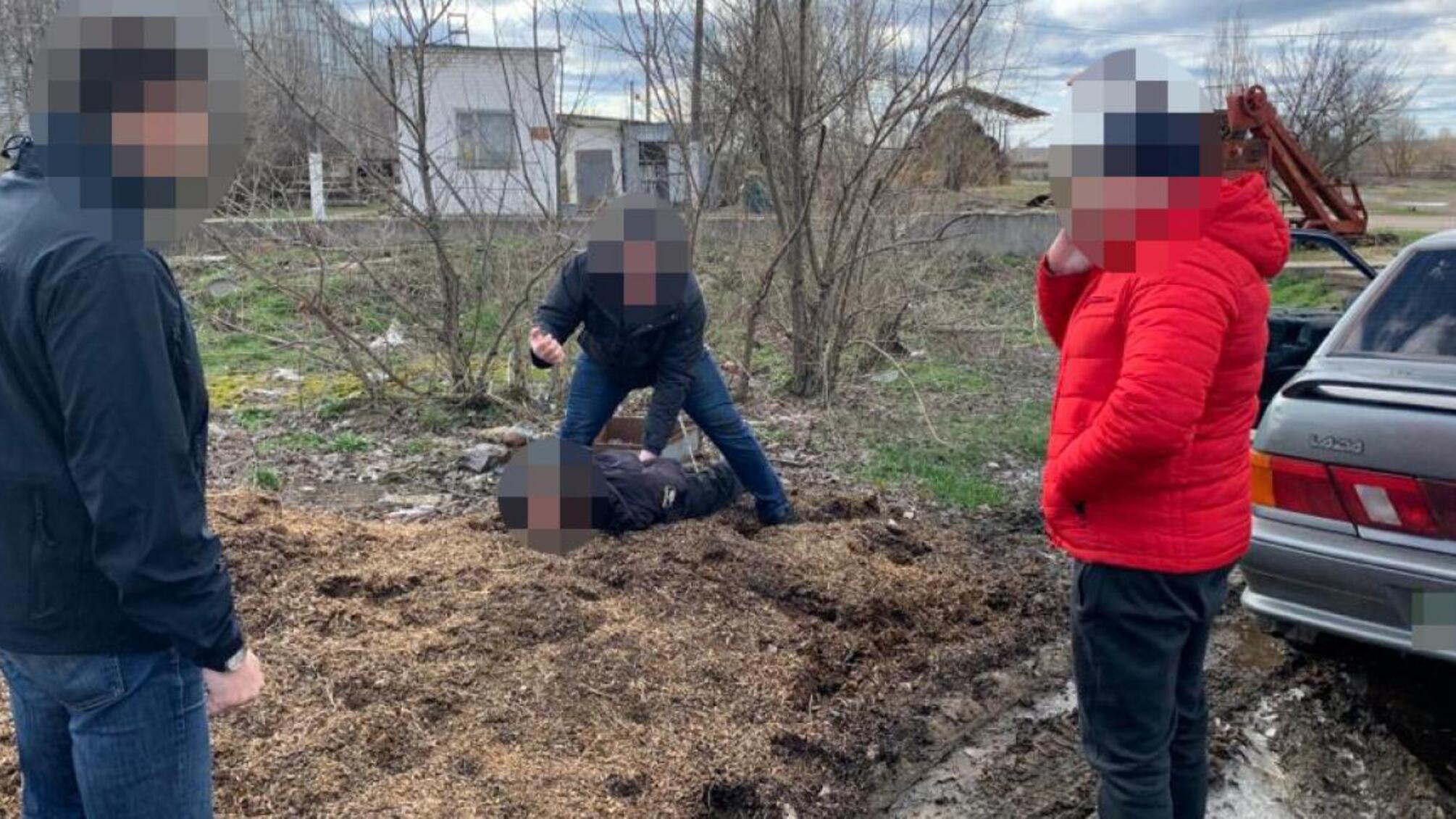 Хабар за непритягнення до відповідальності – ДБР затримало поліцейського